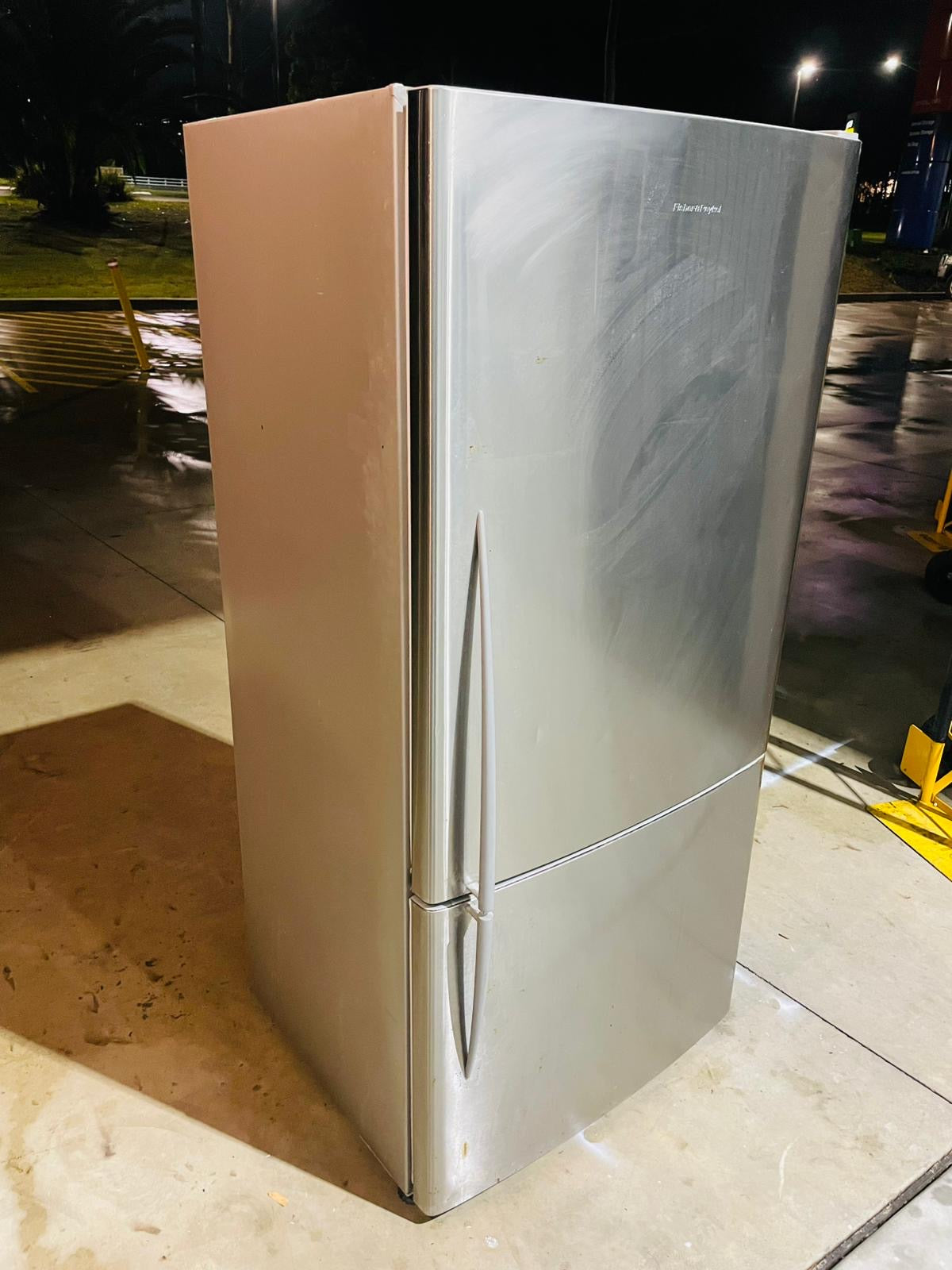 **FISHER & PAYKEL 518 LITRES FRIDGE FREEZER**