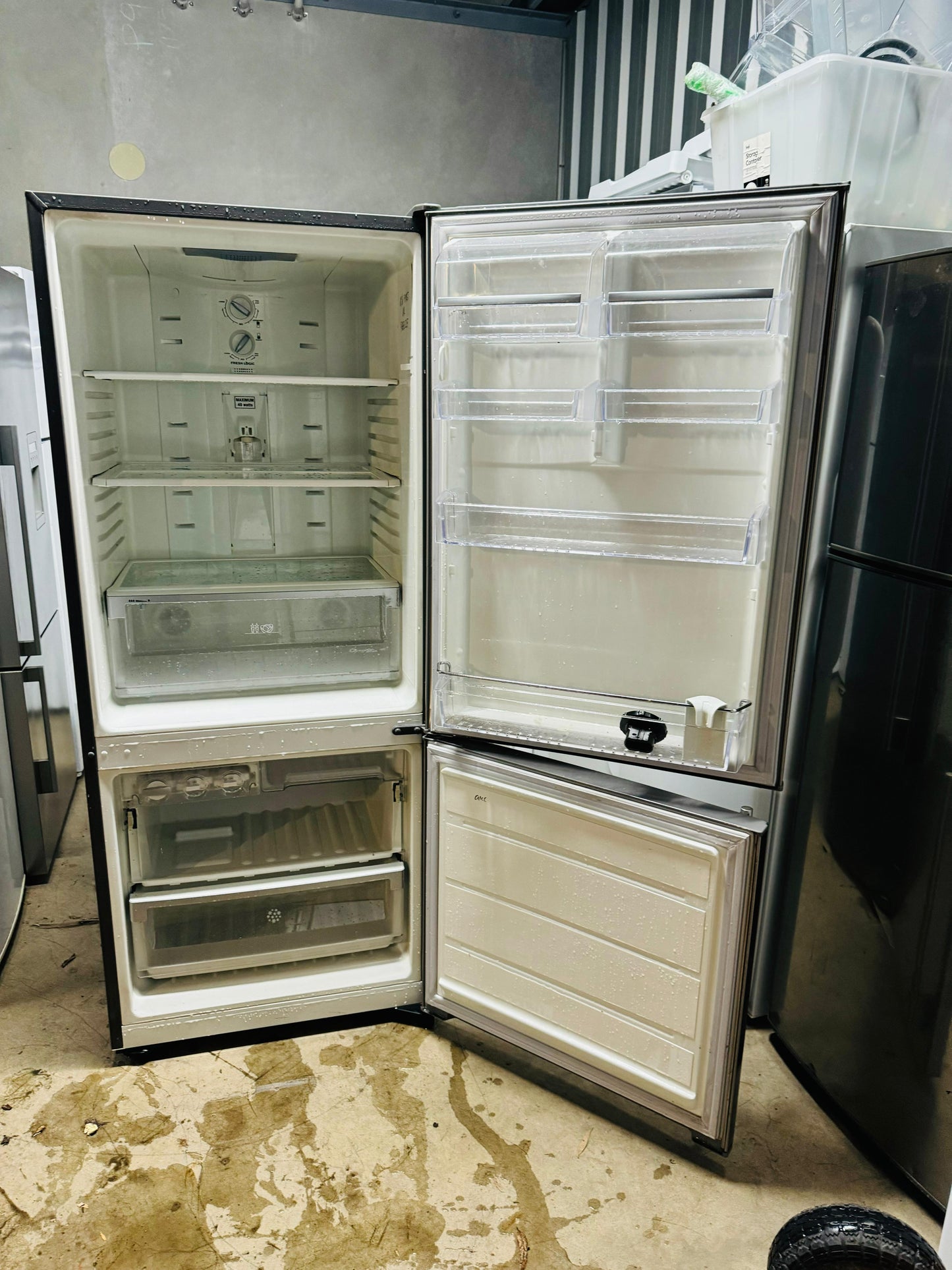 **ELECTROLUX 430 LITRES FRIDGE FREEZER**