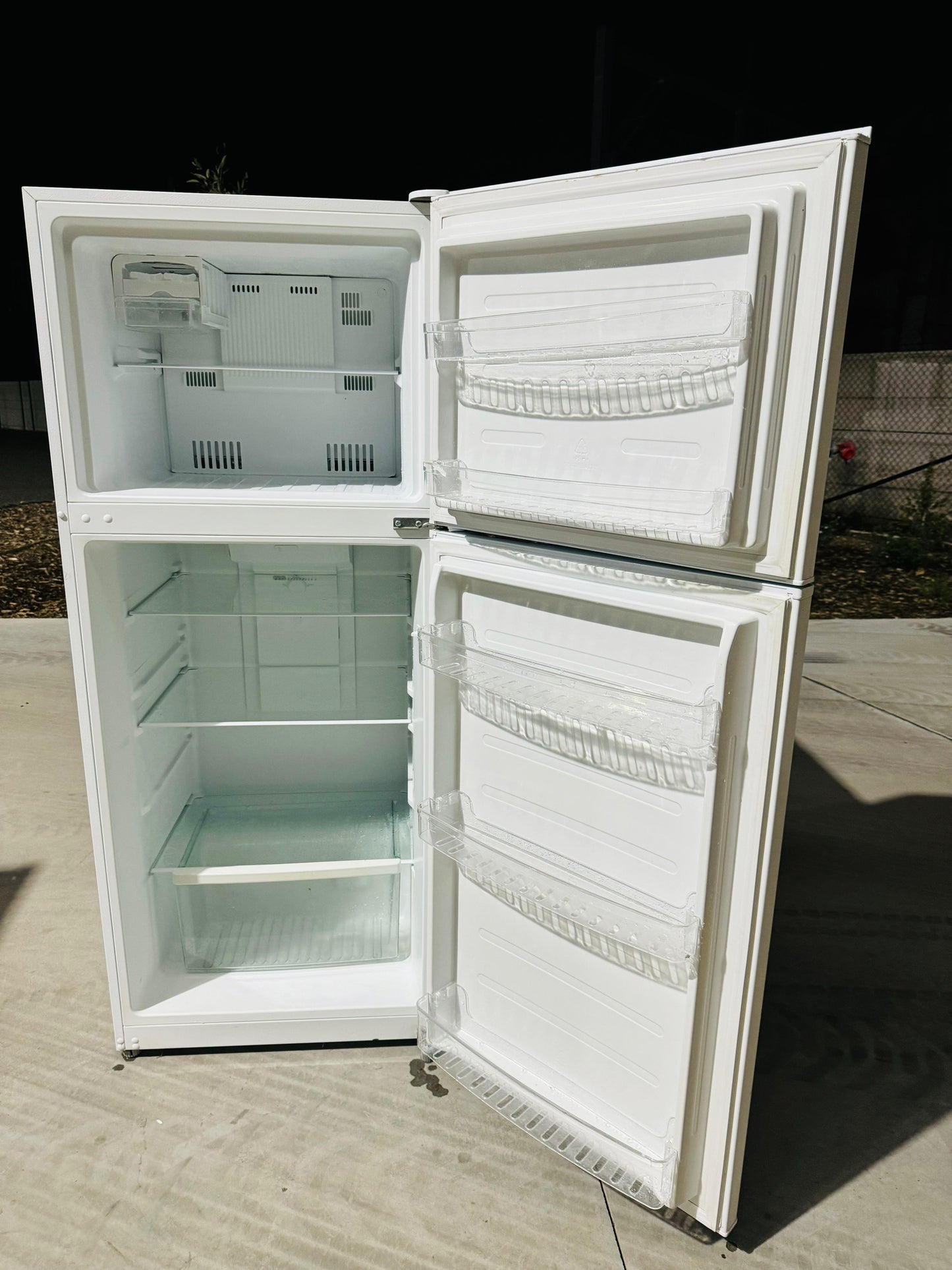 **ESATTO 400 LITRES FRIDGE FREEZER**