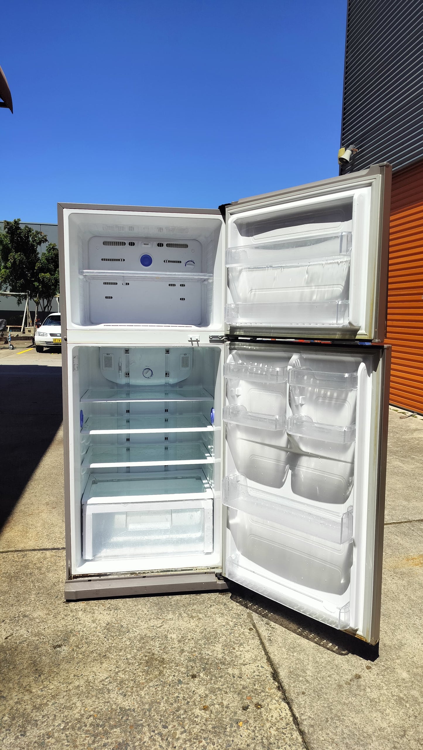 **SAMSUNG 434 LITRES FRIDGE FREEZER**