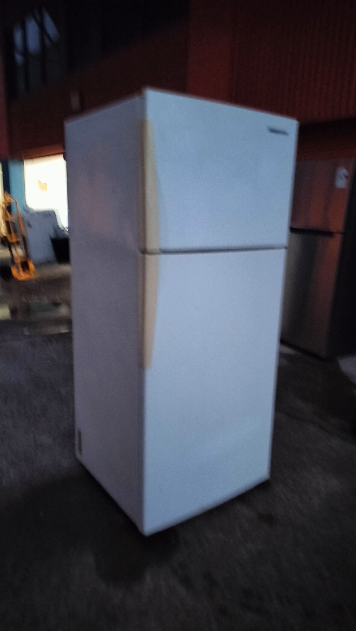 **WESTINGHOUSE 416 LITRES FRIDGE FREEZER**