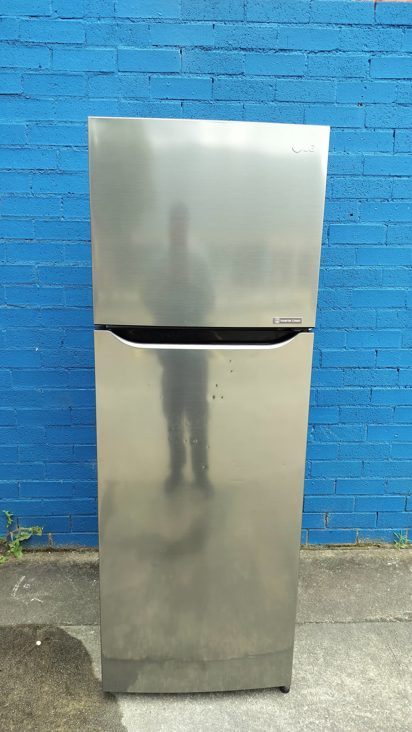 **LG 332 LITRES FRIDGE FREEZER**