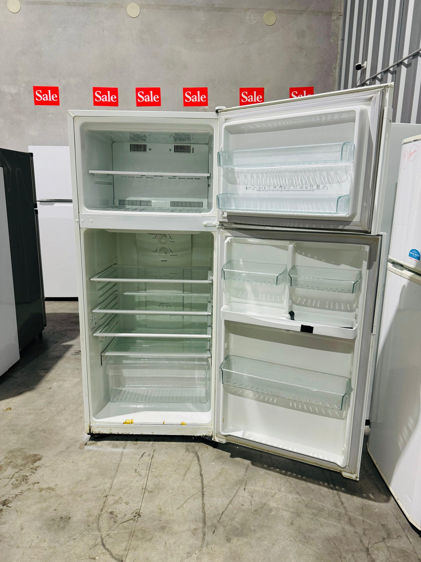 **WESTINGHOUSE 420 LITRES FRIDGE FREEZER**