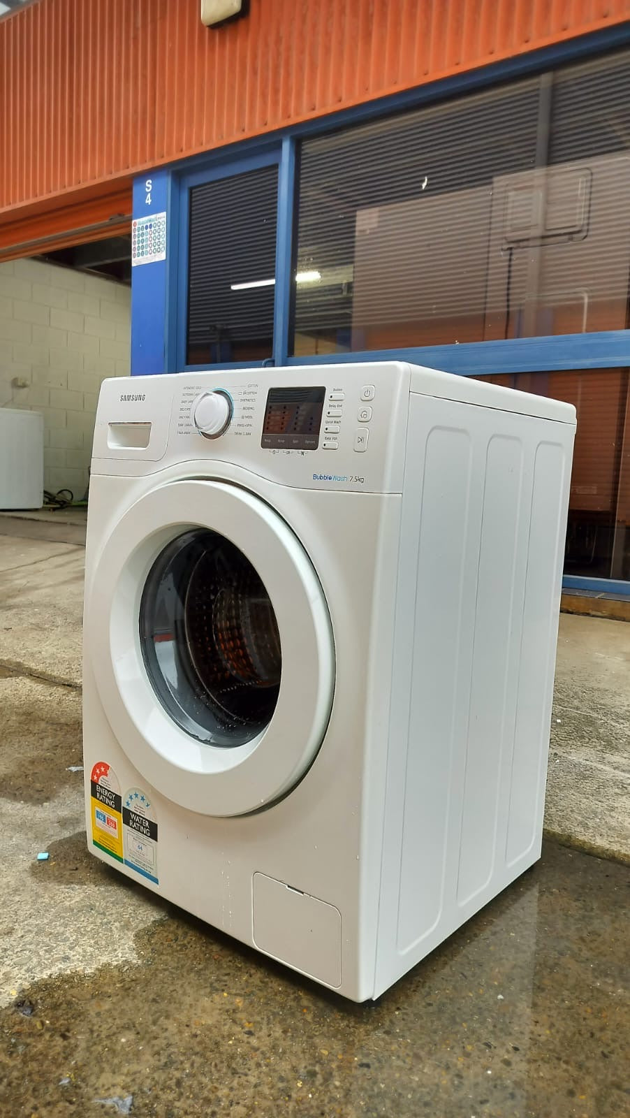 **SAMSUNG 7.5 KGS FRONT LOADER WASHING MACHINE**