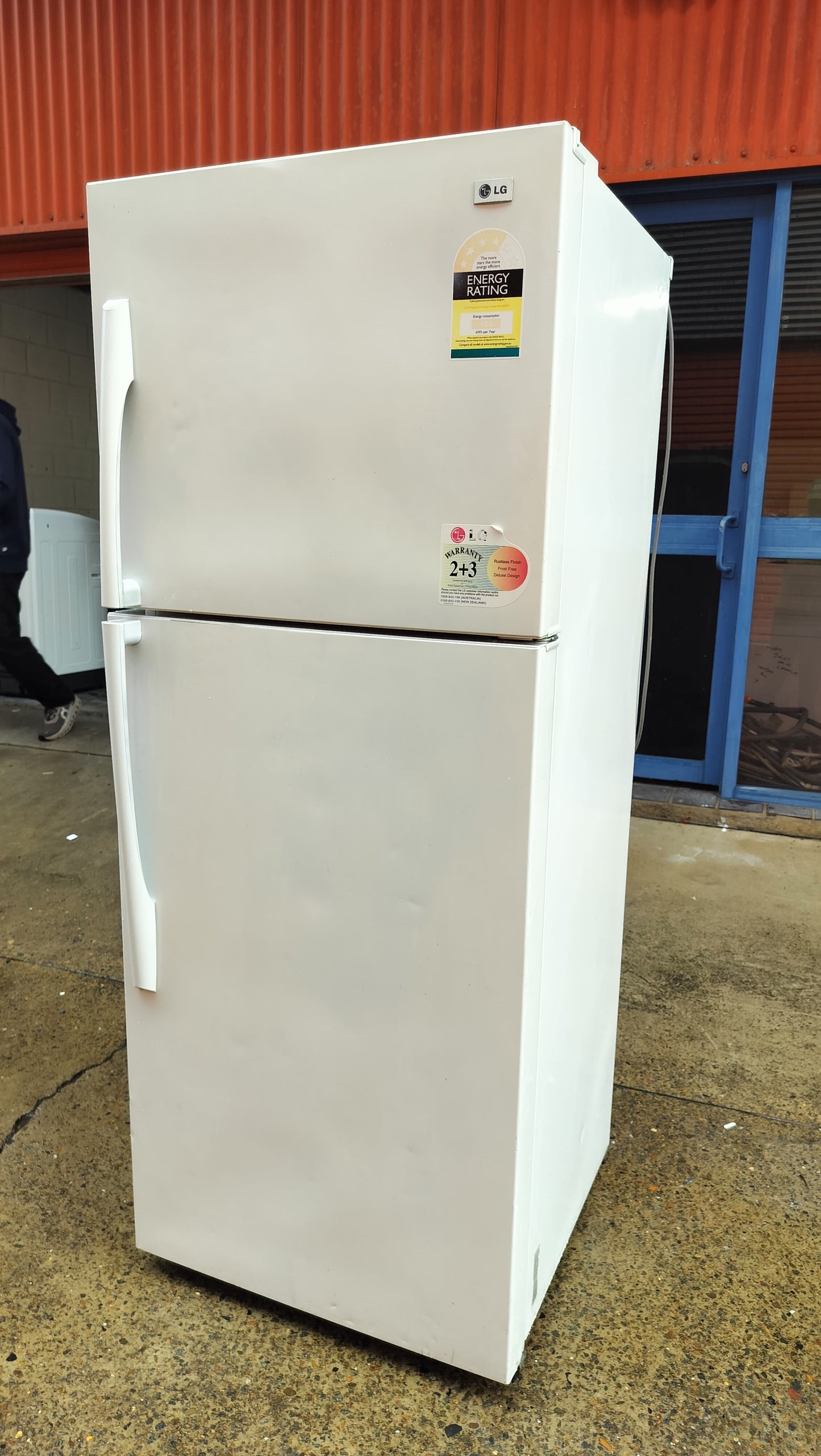 **LG 422 LITRES FRIDGE FREEZER**