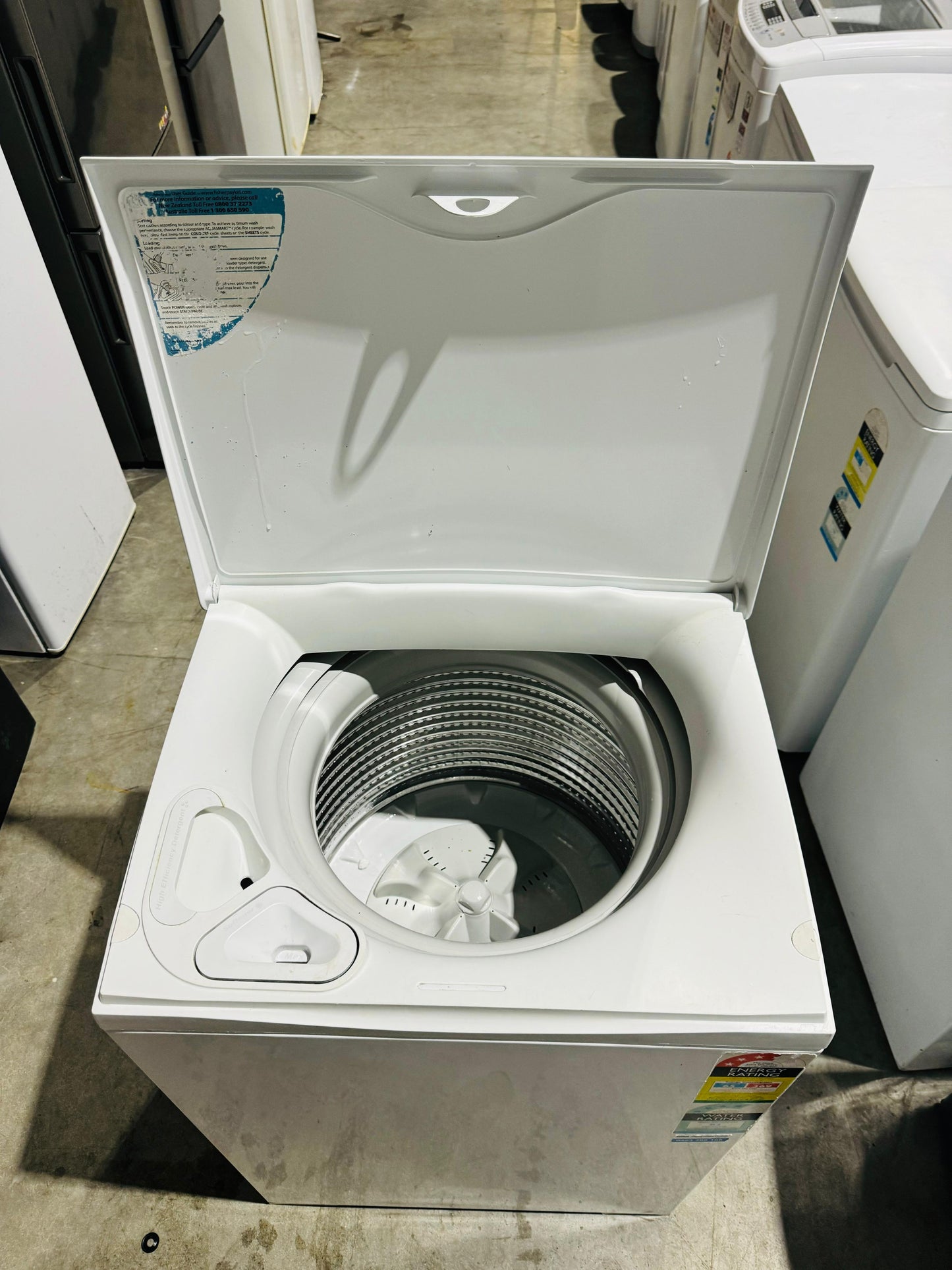 **FISHER & PAYKEL 8KGS TOP LOADER WASHING MACHINE**