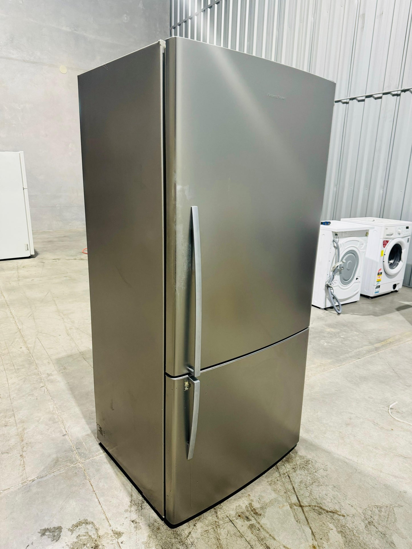 **FISHER & PAYKEL 519 LITRES FRIDGE FREEZER**