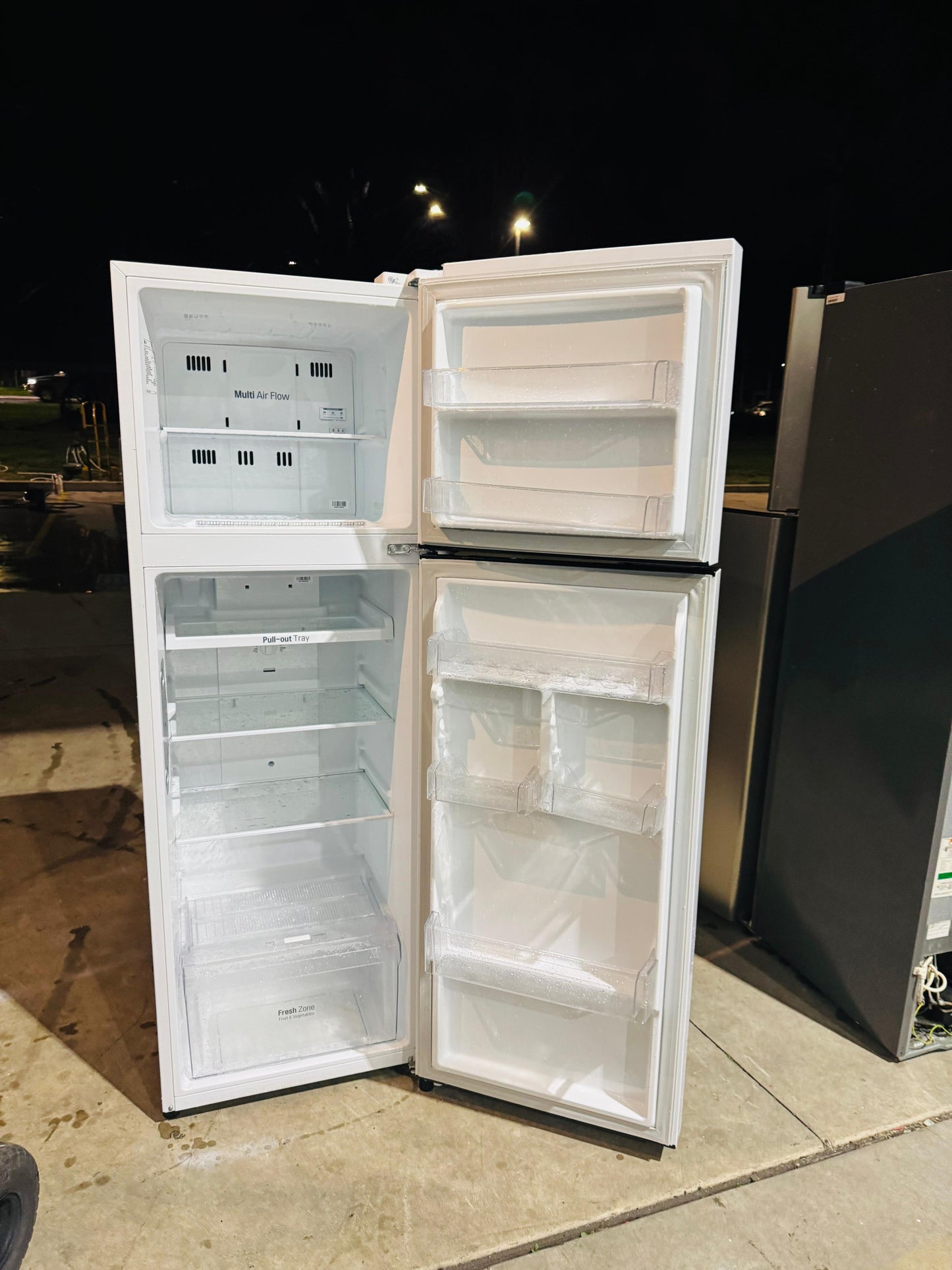 **LG 279 LITRES FRIDGE FREEZER**