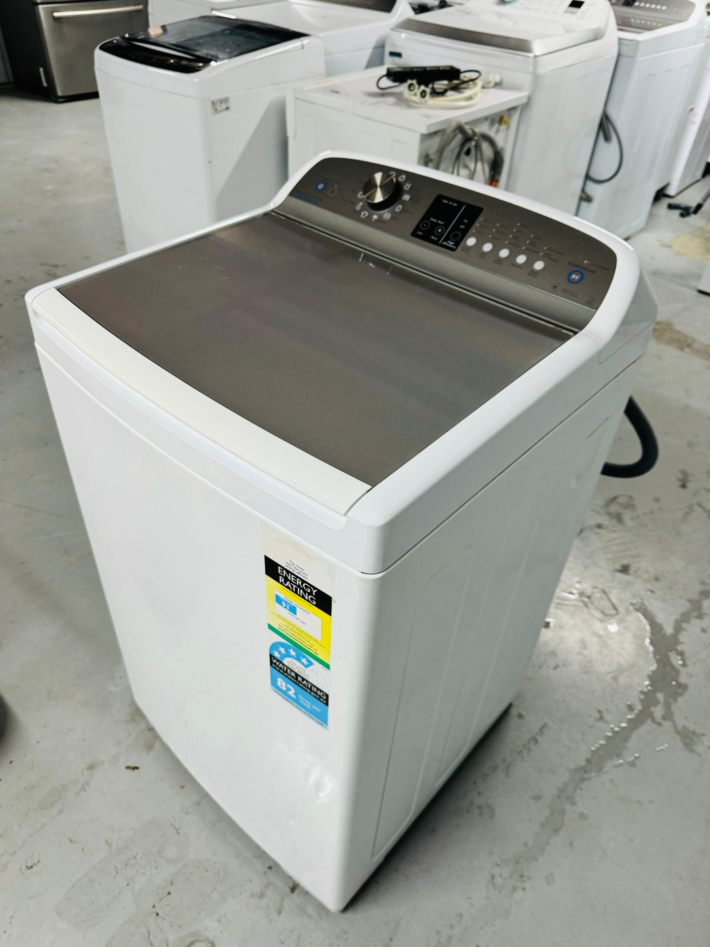 **FISHER & PAYKEL 8KGS TOP LOADER WASHING MACHINE**