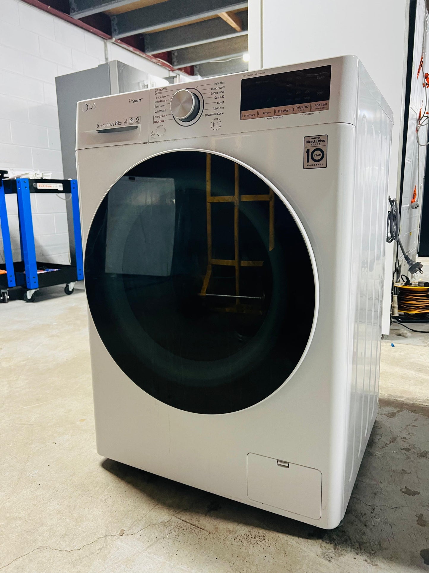 **LG 8KGS FRONT LOADER WASHING MACHINE**