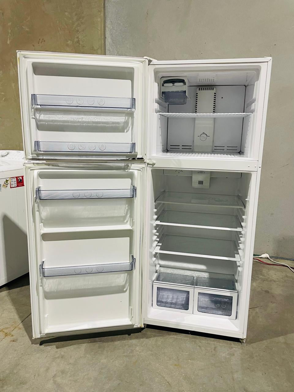 **CHANGHONG 420 LITRES FRIDGE FREEZER**