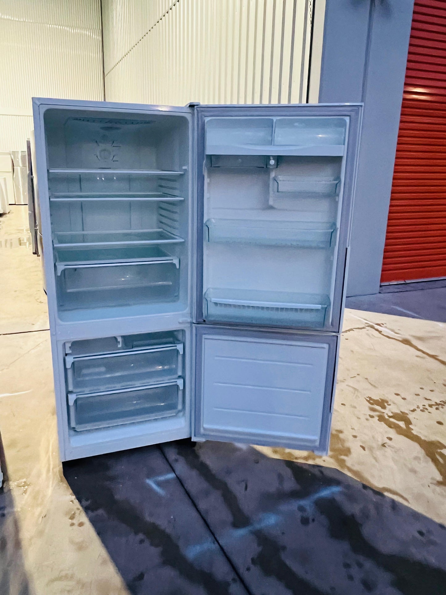 **WESTINGHOUSE 430 LITRES FRIDGE FREEZER**