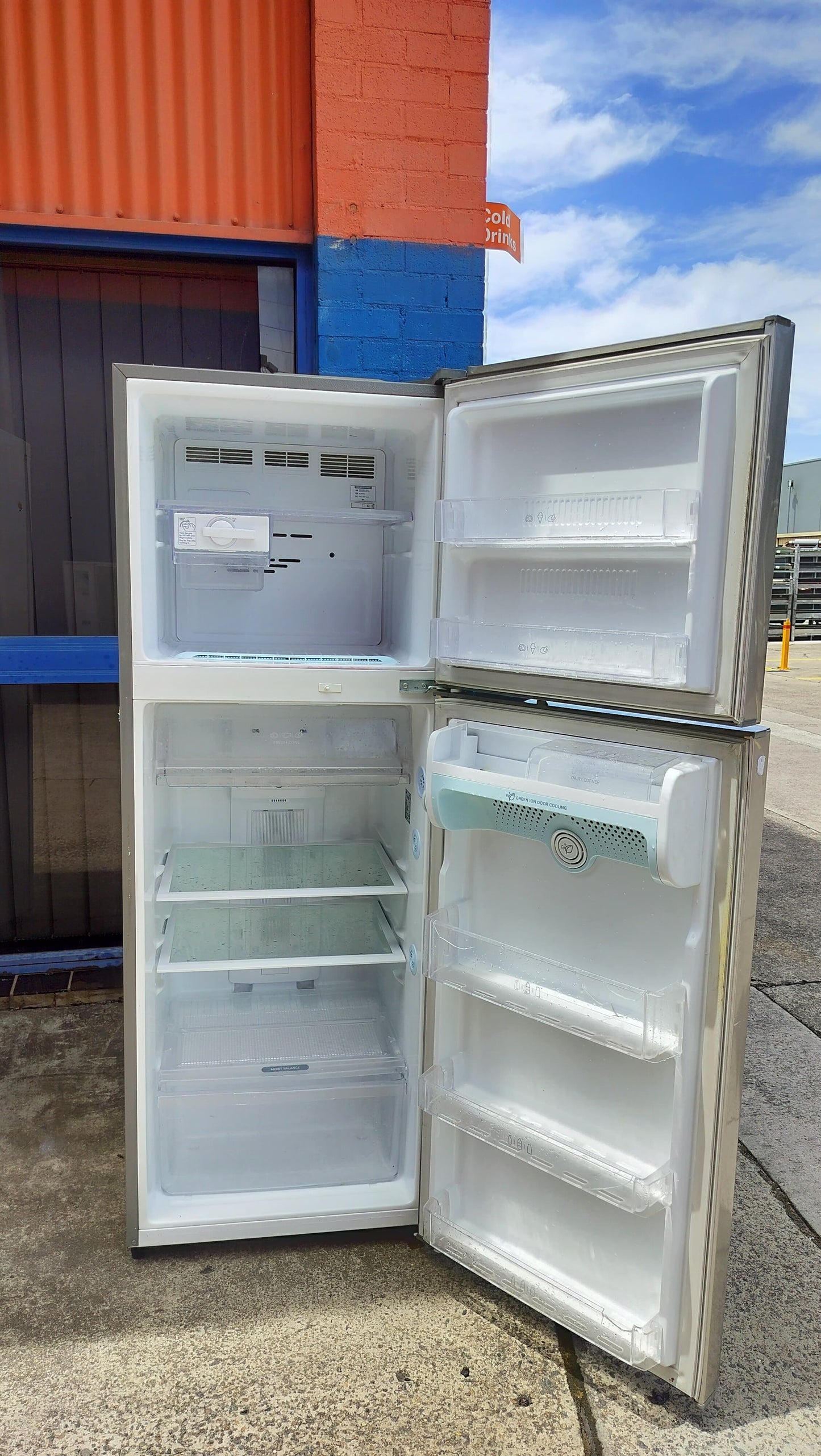 **LG 346 LITRES FRIDGE FREEZER**