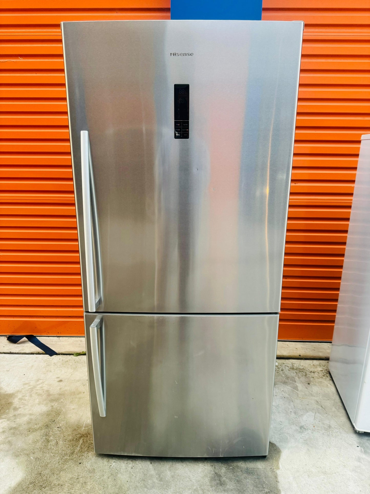 **HISENSE 520 LITRES FRIDGE FREEZER**