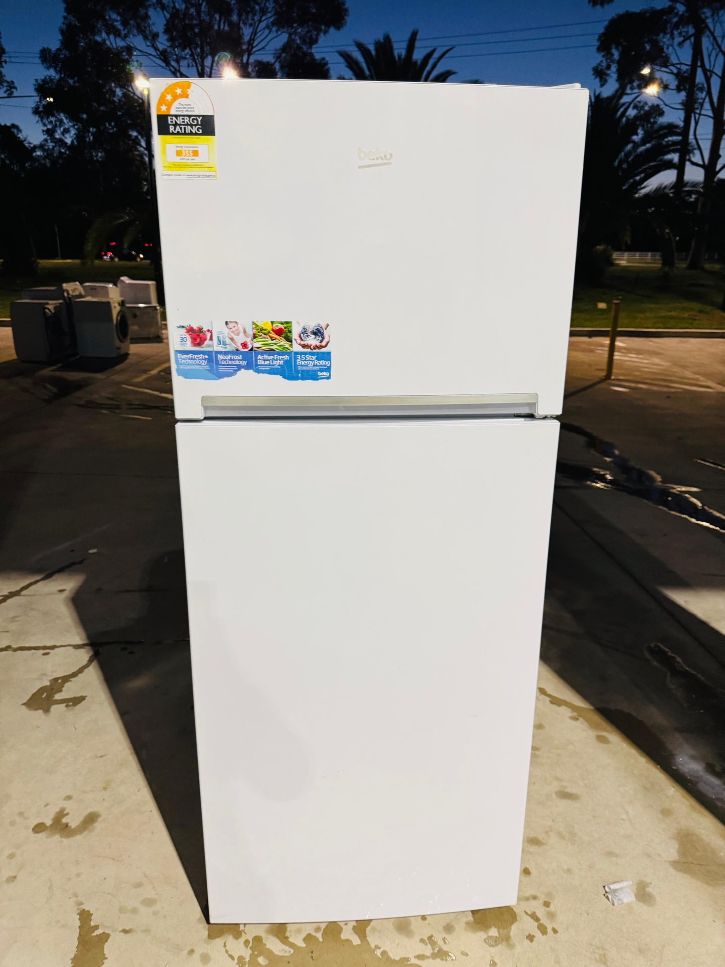 **BEKO 400 LITRES FRIDGE FREEZER**