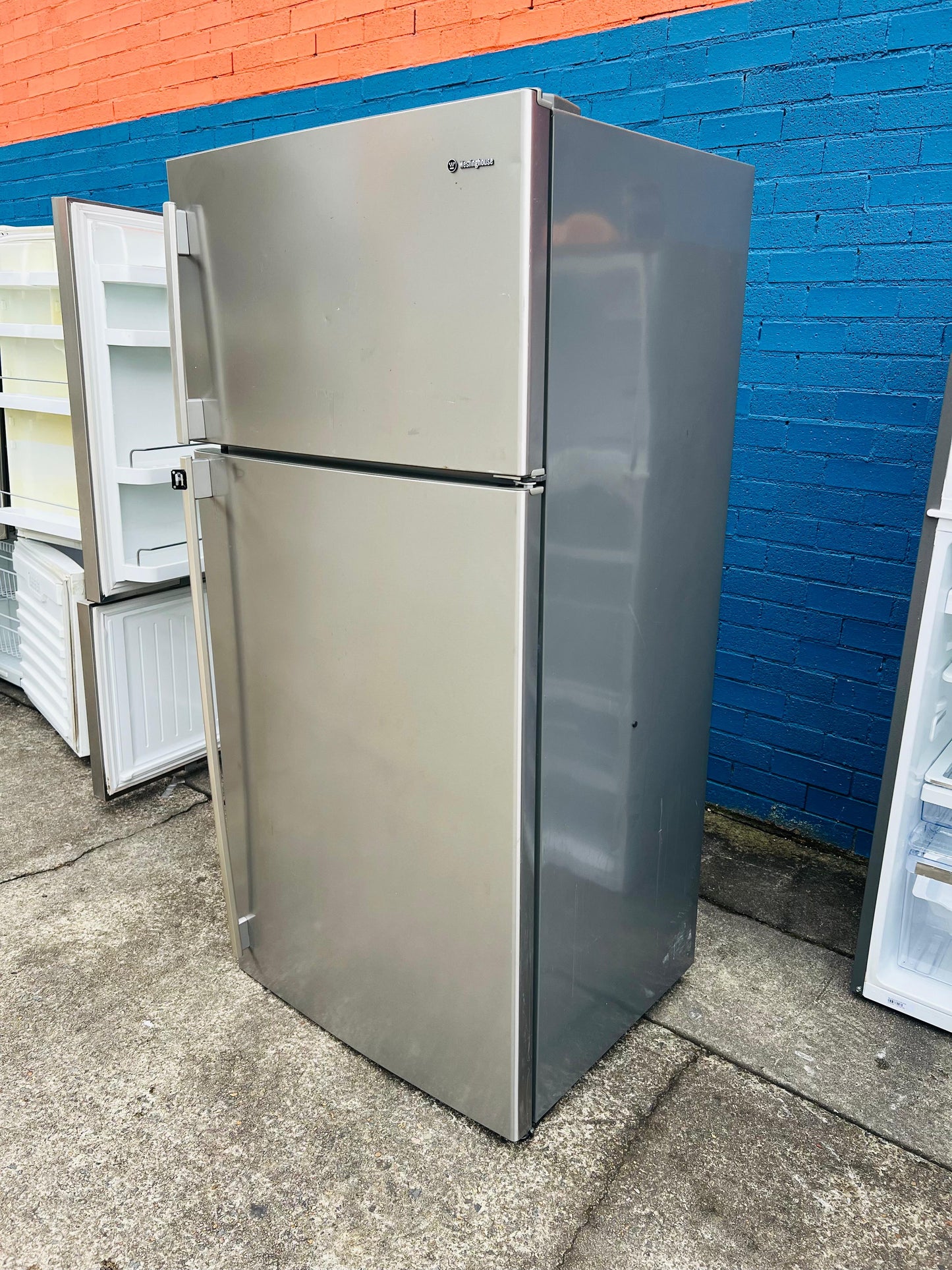 **WESTINGHOUSE 520 LITRES FRIDGE FREEZER**