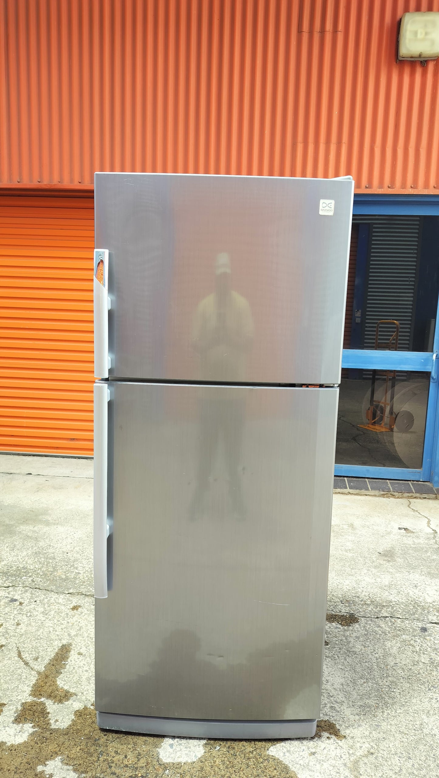 **DAEWOO 405 LITRES FRIDGE FREEZER**