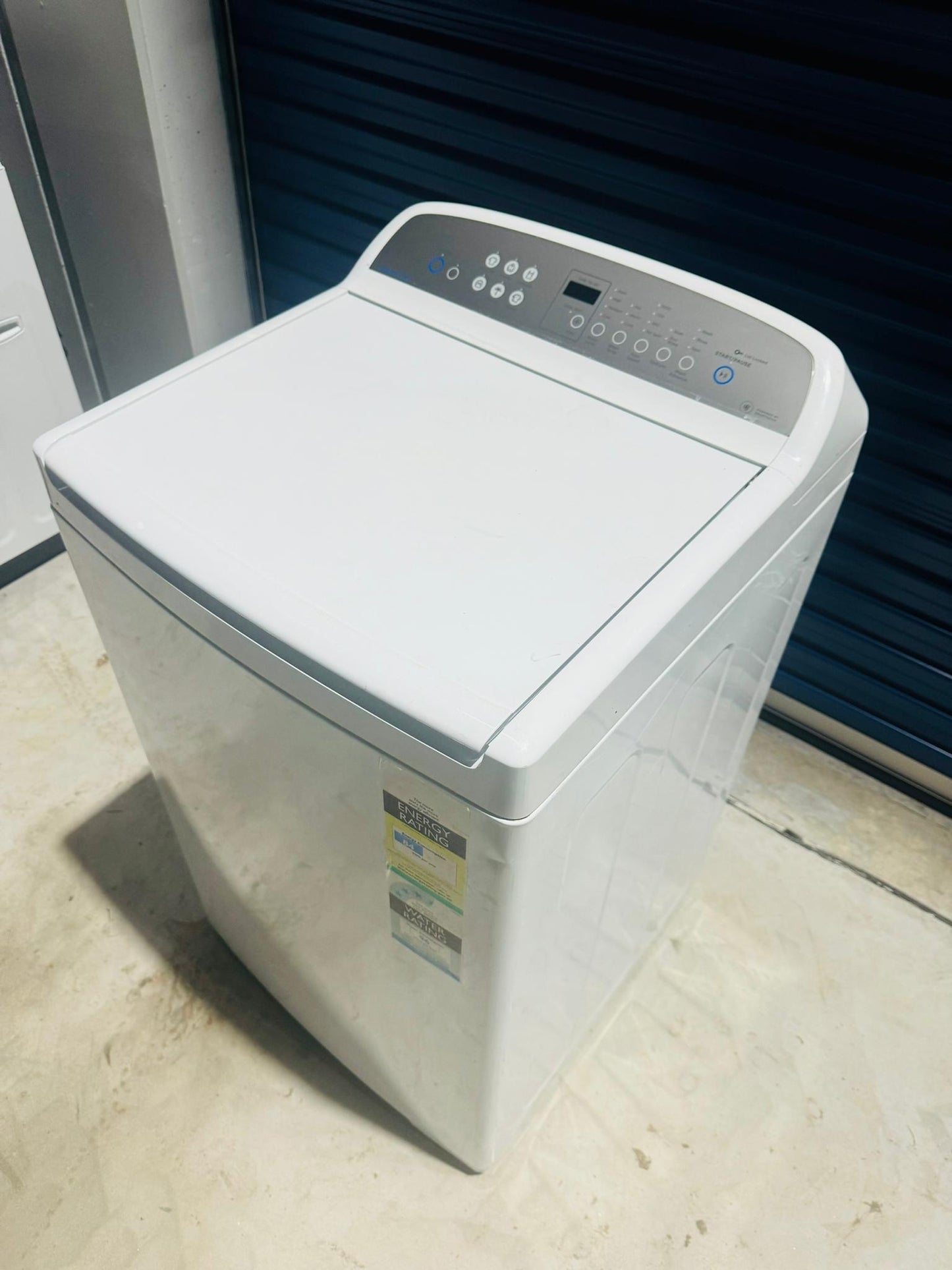 **FISHER & PAYKEL 8.5KGS TOP LOADER WASHING MACHINE**