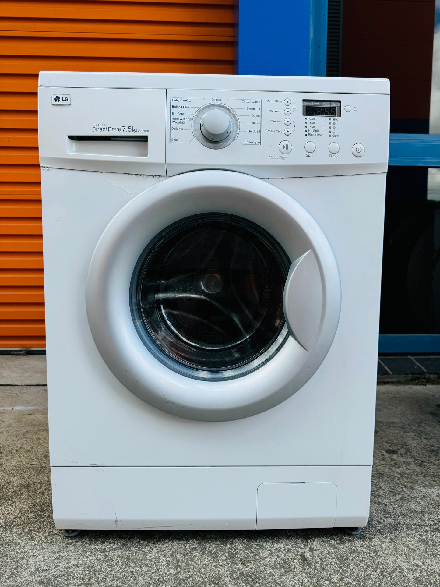 **LG 7.5KGS FRONT LOADER WASHING MACHINE**