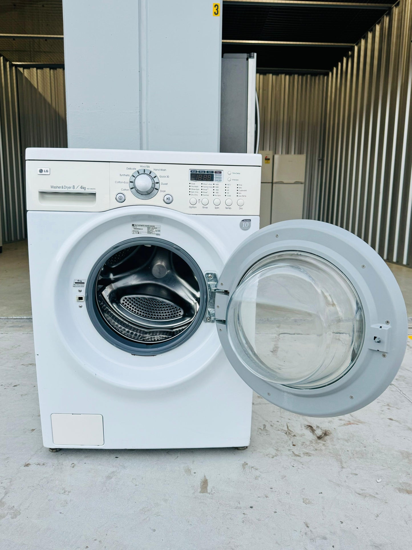 **LG 8KGS FRONT LOADER WASHING MACHINE**