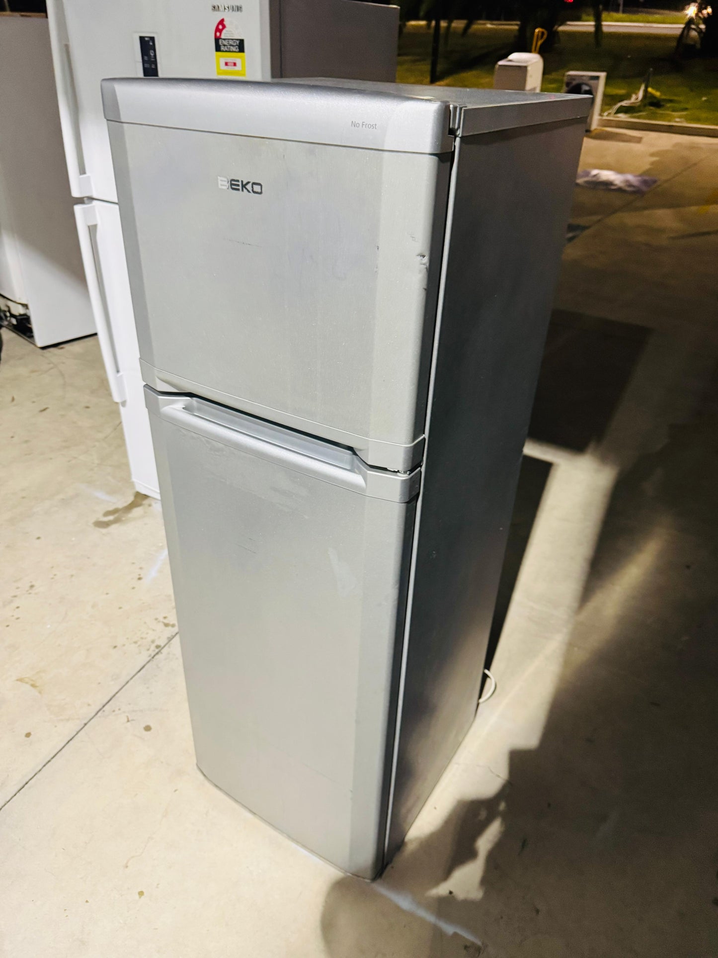 **BEKO 253 LITRES FRIDGE FREEZER**