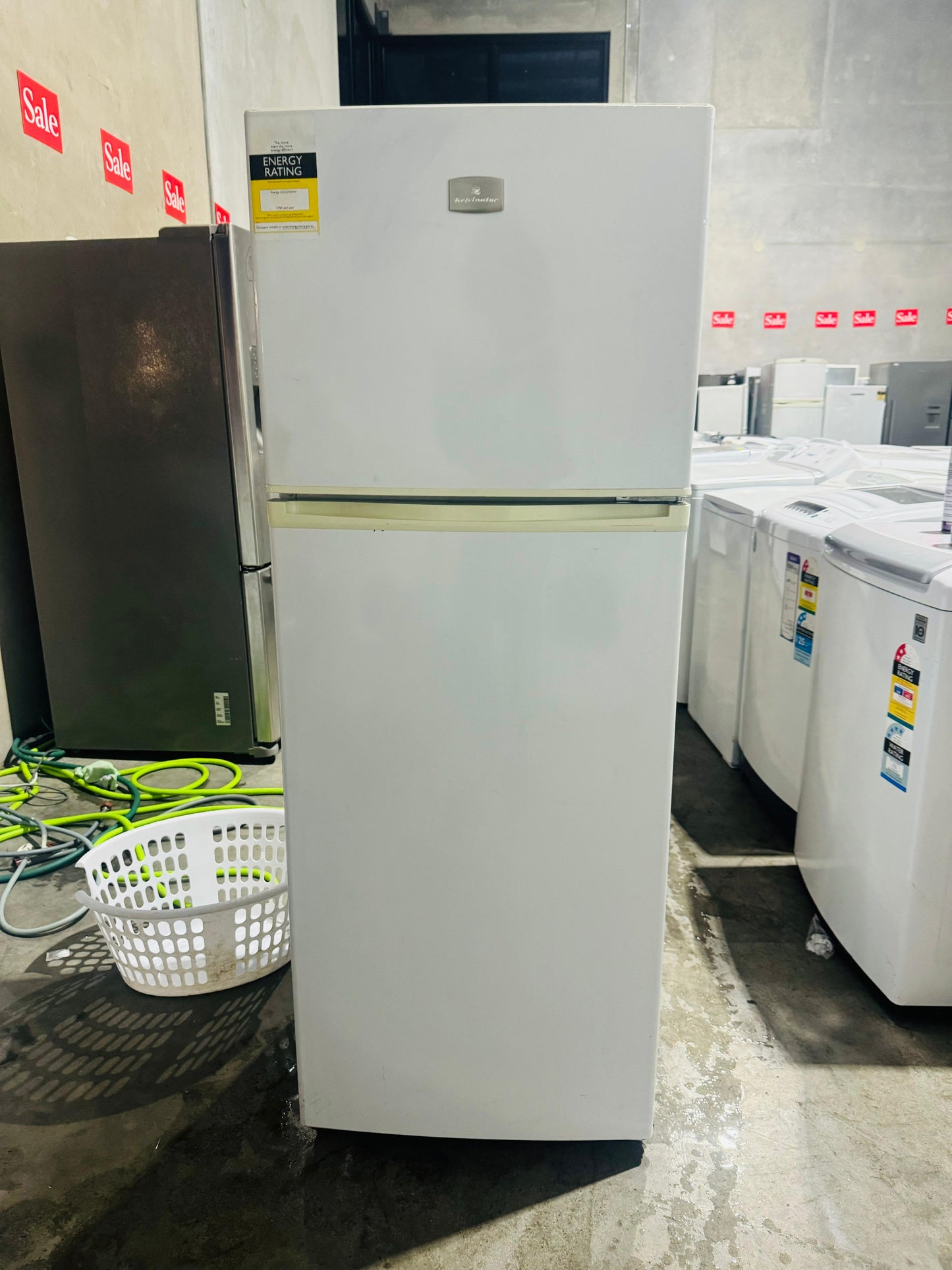 **KELVINATOR 300 LITRES FRIDGE FREEZER**