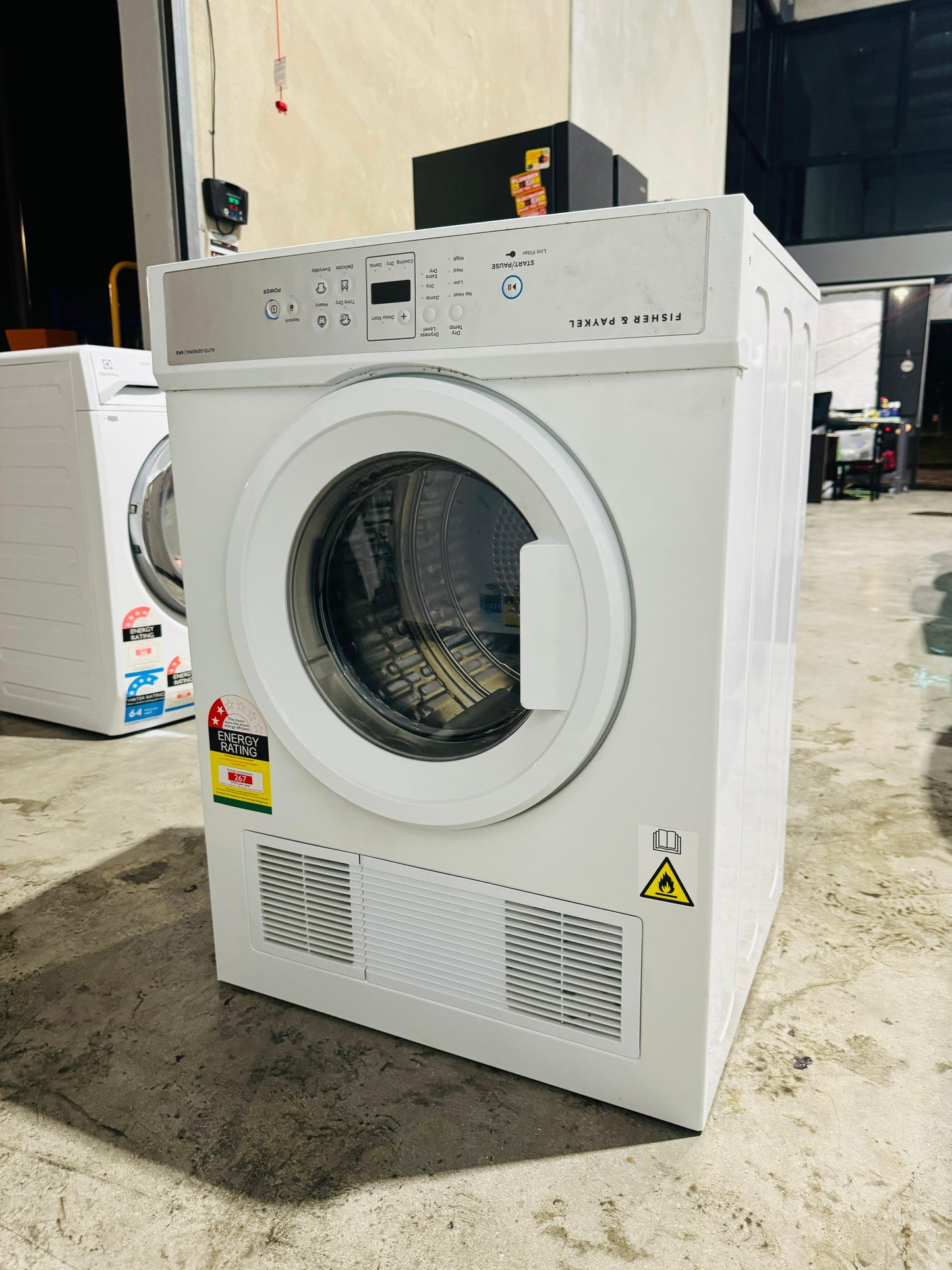 **FISHER & PAYKEL 6KGS DRYER**