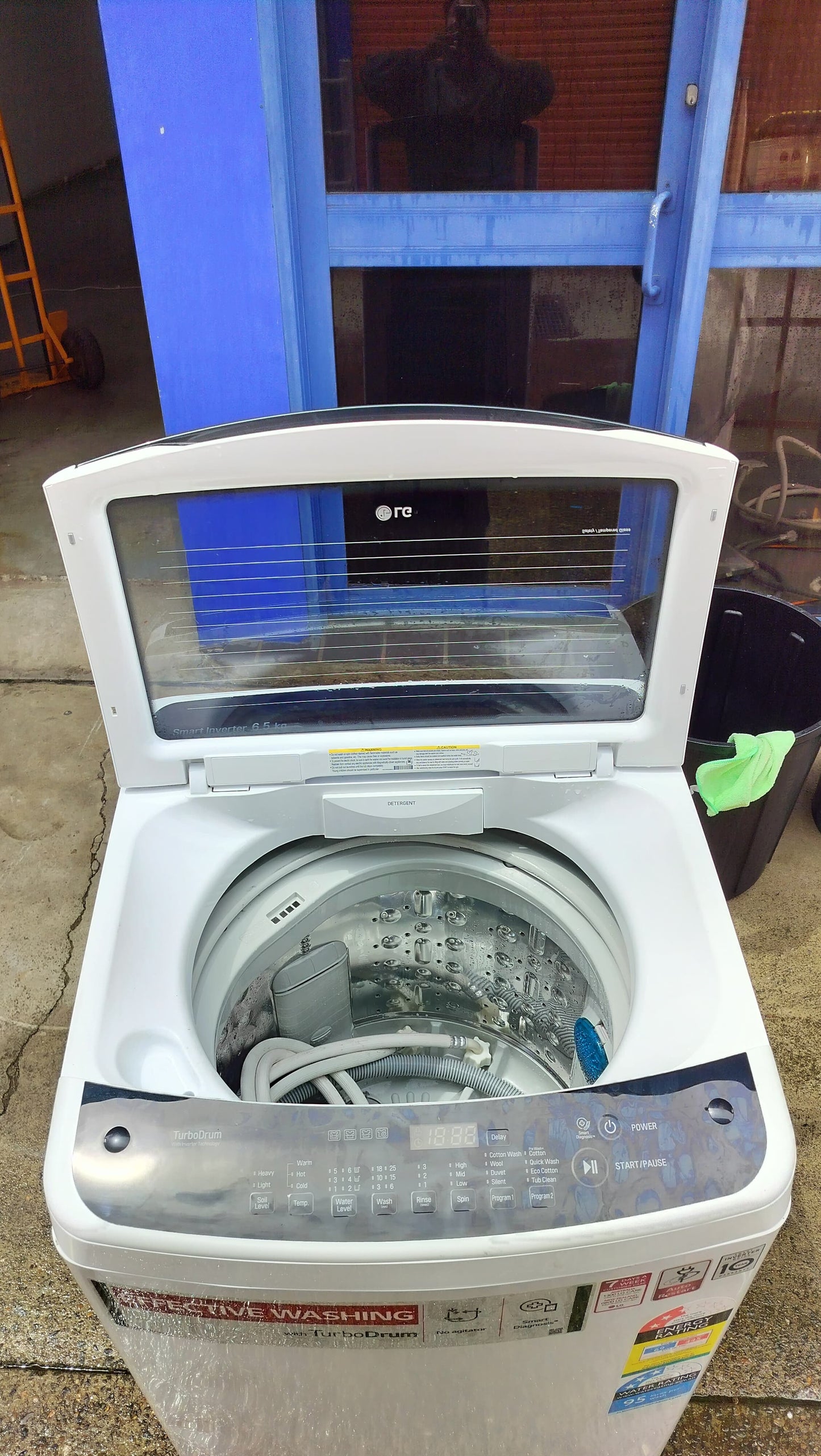 **LG 8 KGS TOPLOADER WASHING MACHINE**