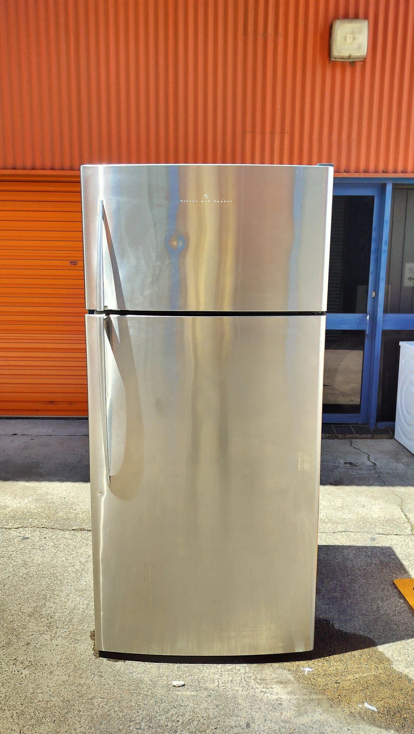 **FISHER & PAYKEL 517 LITRES FRIDGE FREEZER**