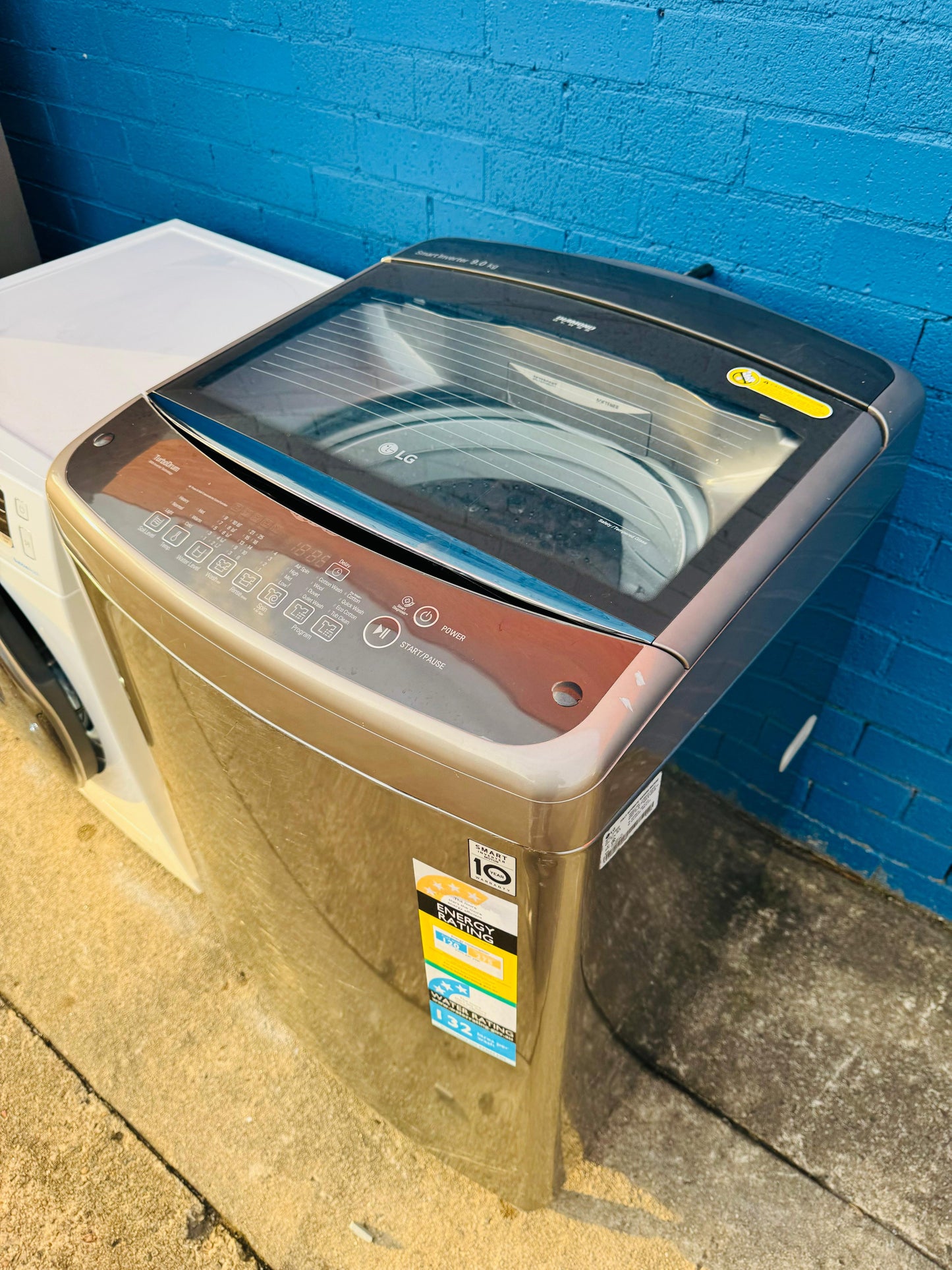 **LG 9KGS TOP LOADER WASHING MACHINE**