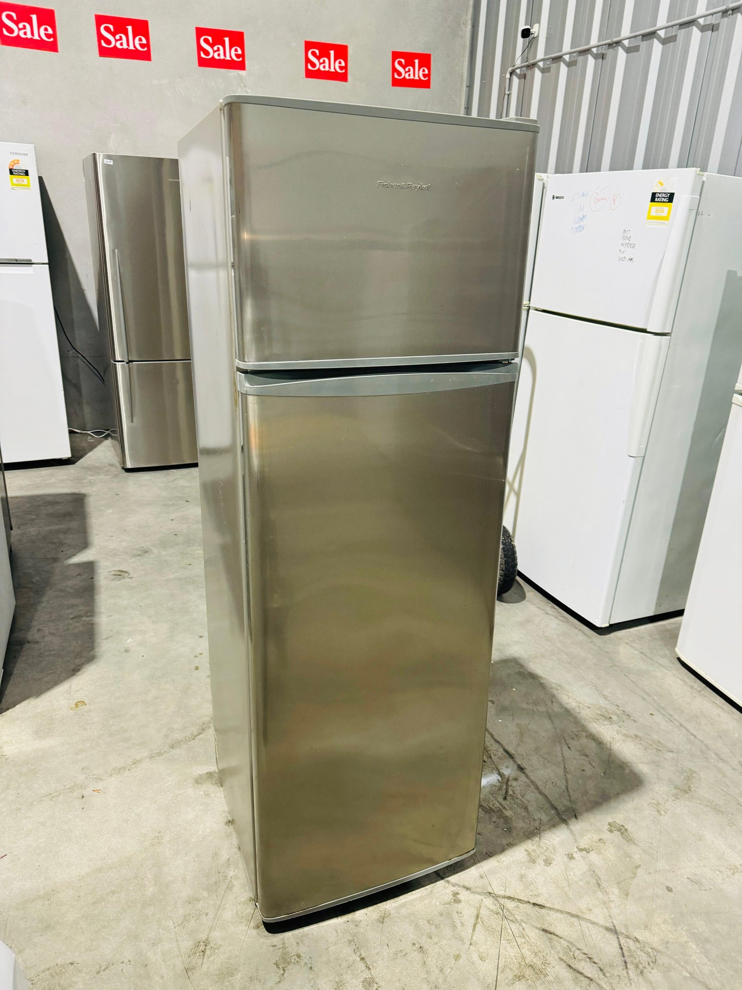 **FISHER & PAYKEL 248 LITRES FRIDGE FREEZER**