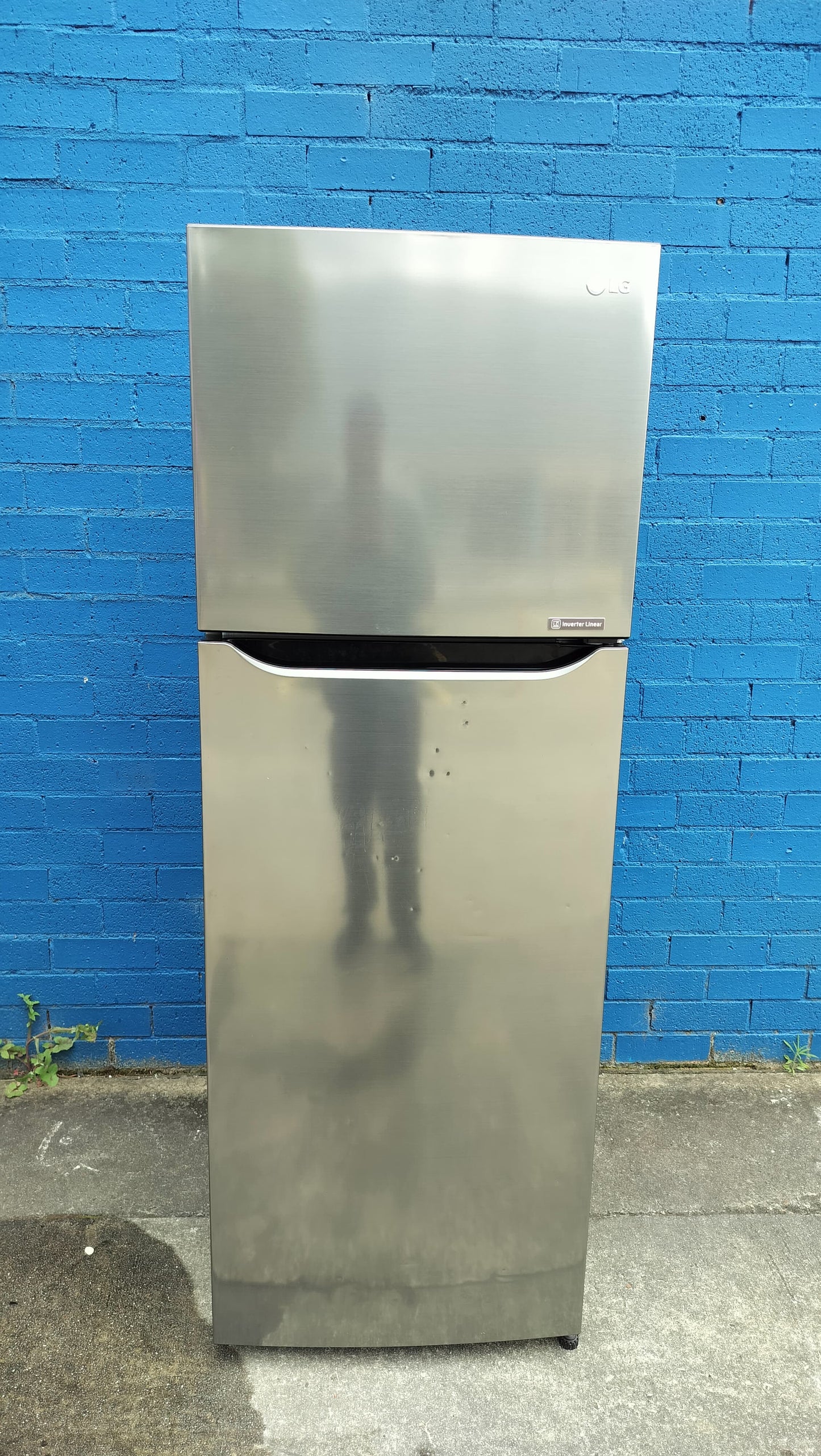 **LG 332 LITRES FRIDGE FREEZER**