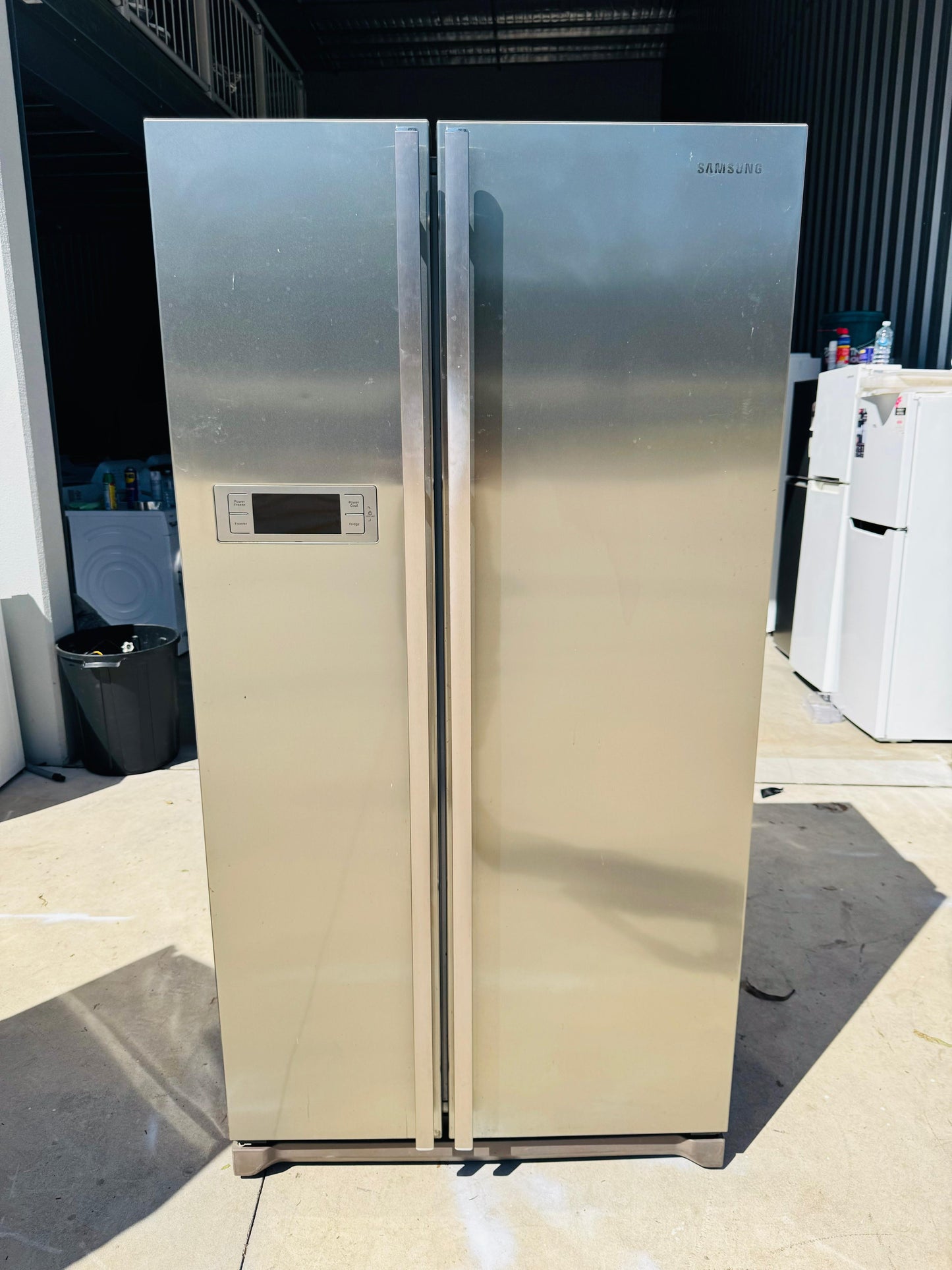 **SAMSUNG SIDE BY SIDE 600 LITRES FRIDGE FREEZER**