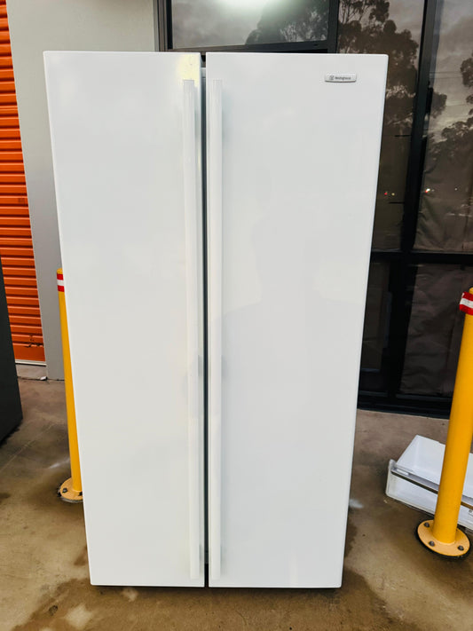 **WESTINGHOUSE SIDE BY SIDE 606 LITRES FRIDGE FREEZER**
