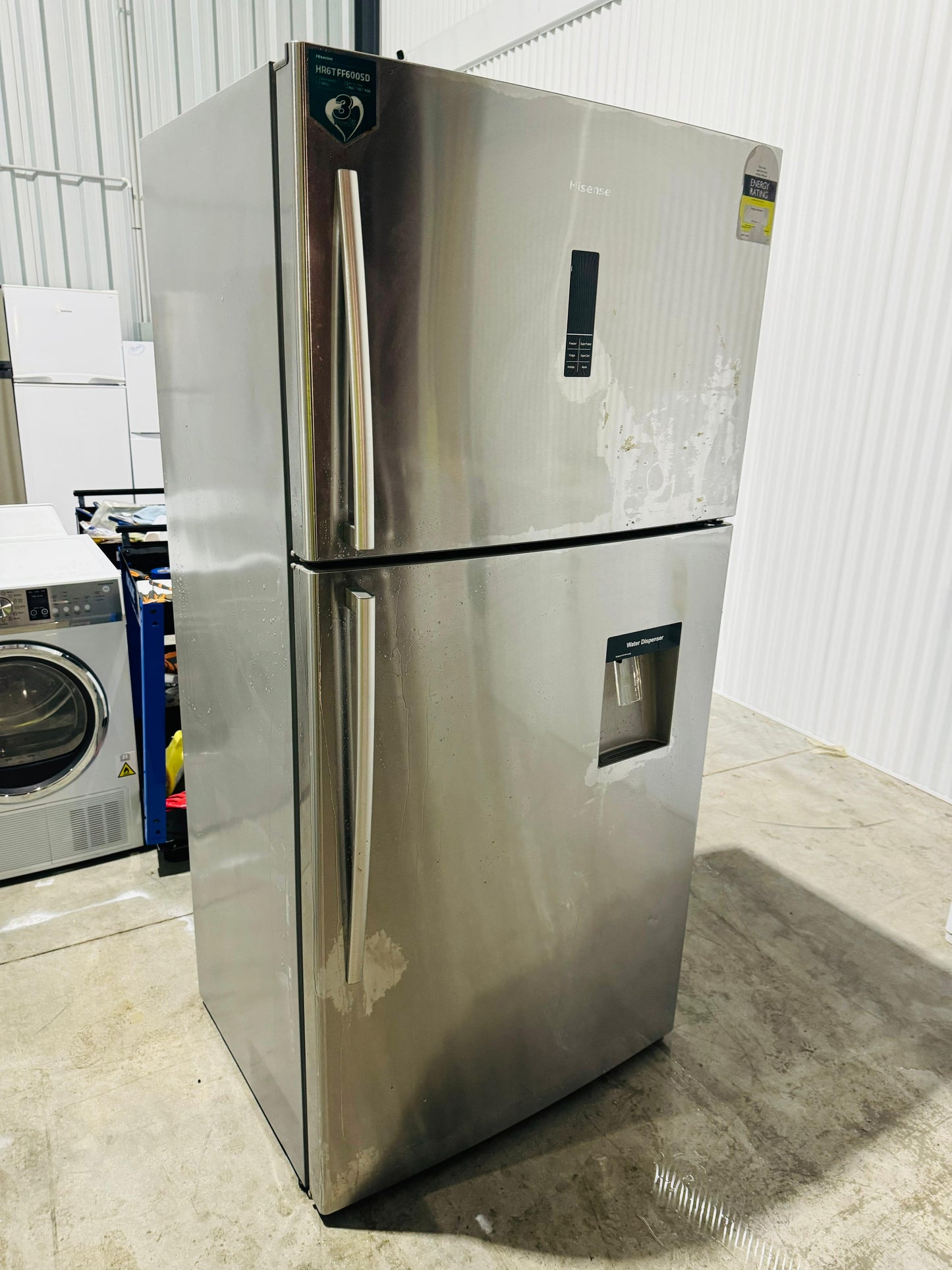 **HISENSE 593 LITRES FRIDGE FREEZER**