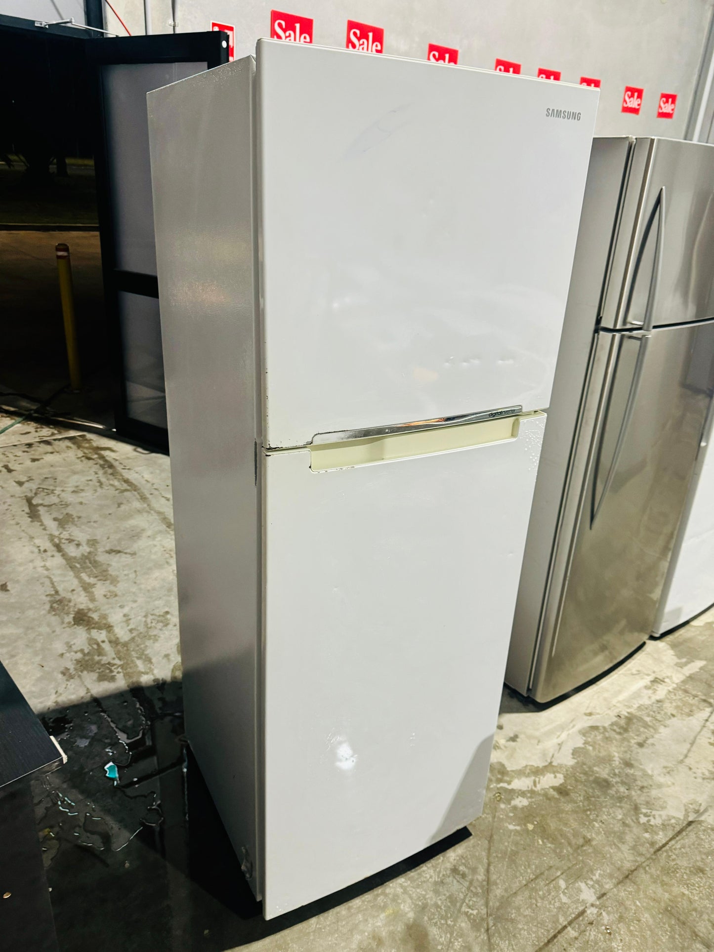 **SAMSUNG 341 LITRES FRIDGE FREEZER**