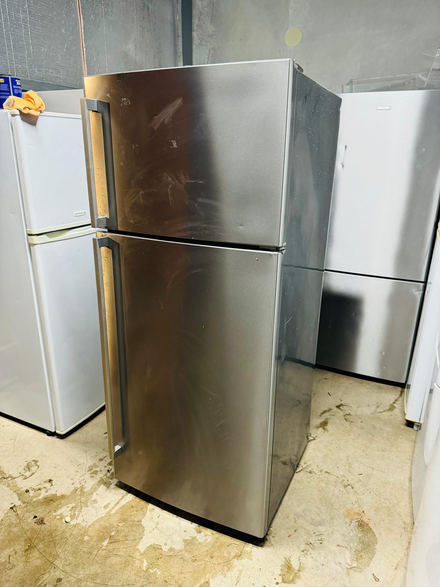 **ELECTROLUX 420 LITRES FRIDGE FREEZER**