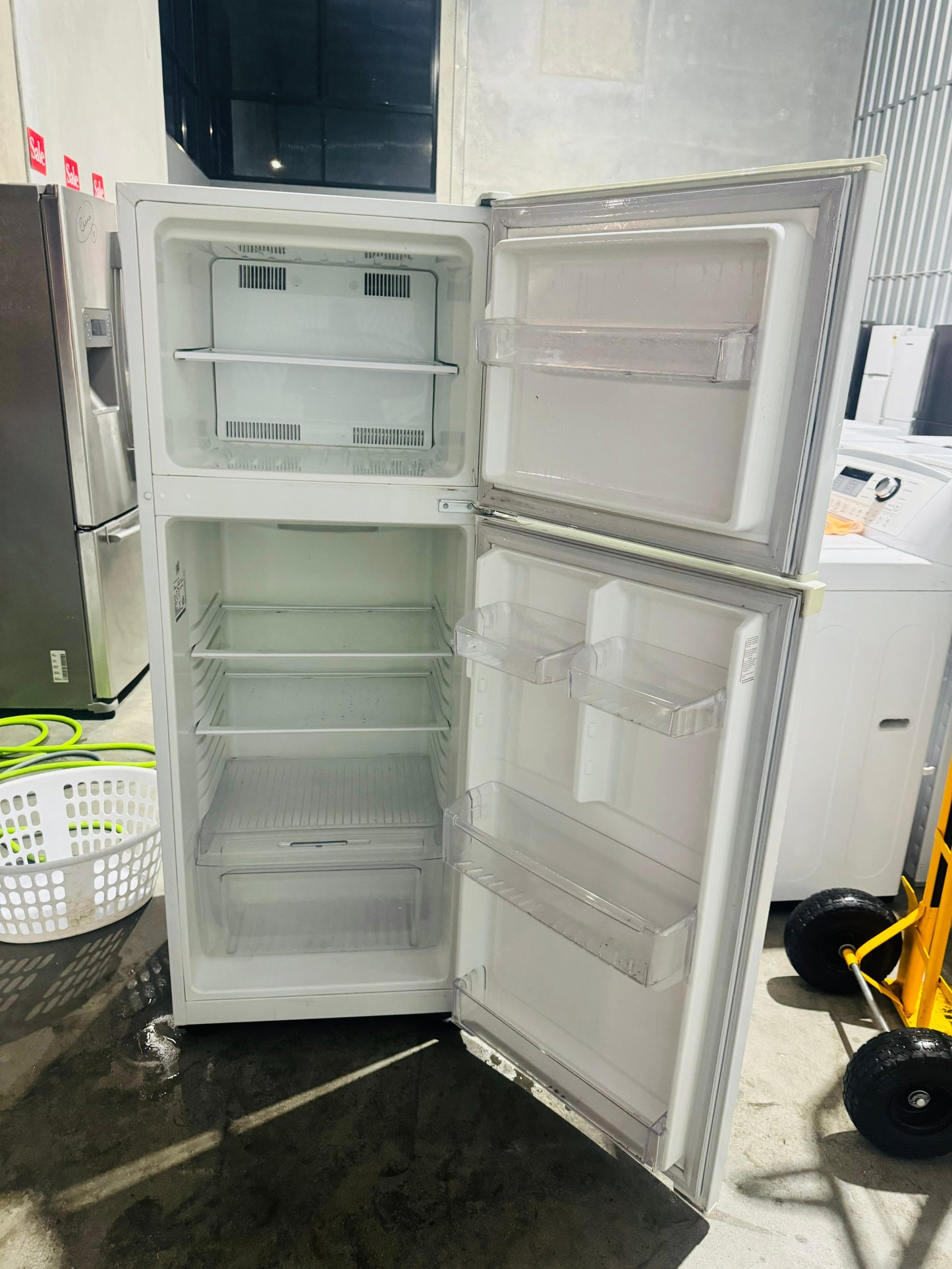 **KELVINATOR 300 LITRES FRIDGE FREEZER**