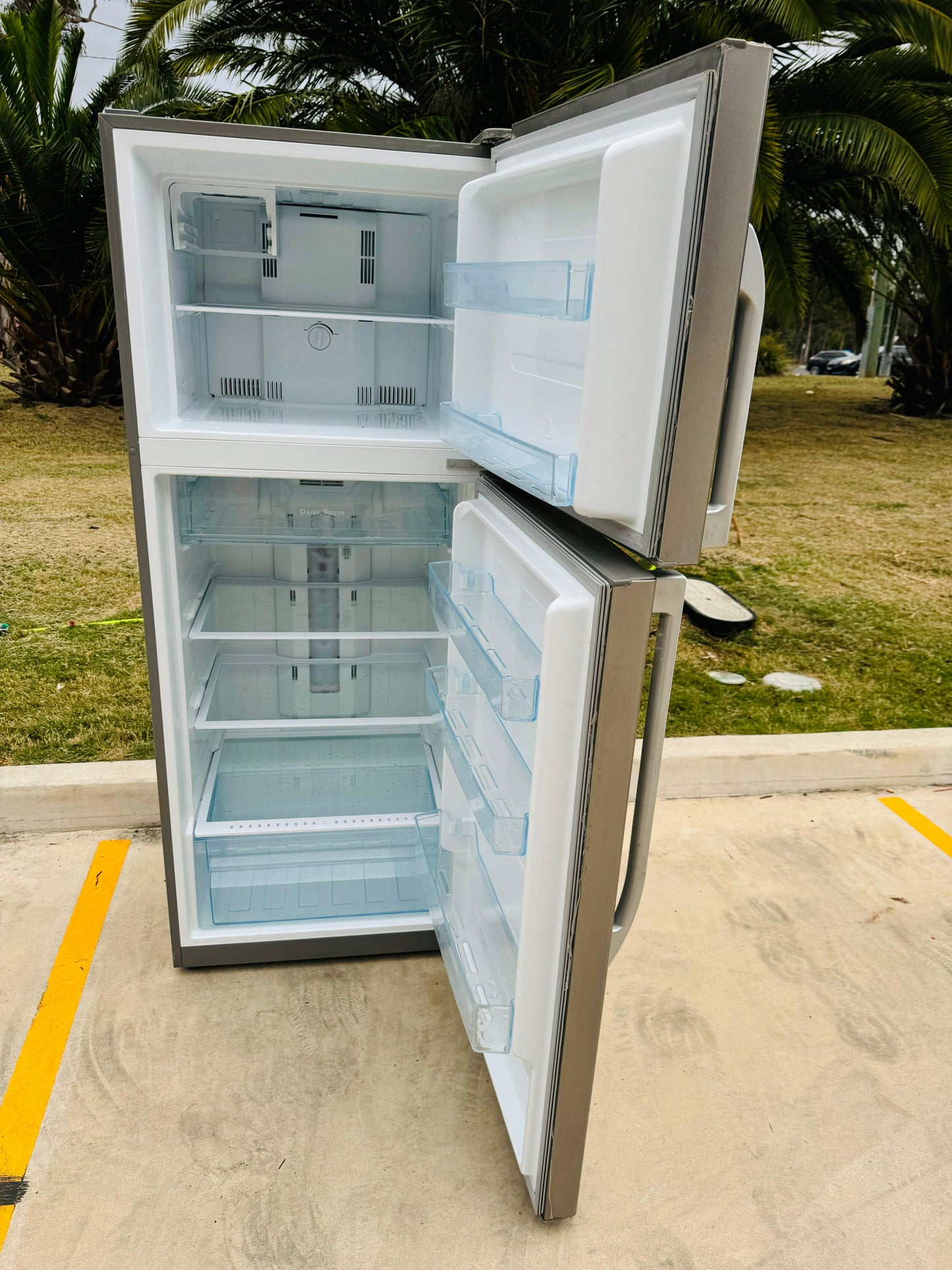 **EURO 420 LITRES FRIDGE FREEZER**