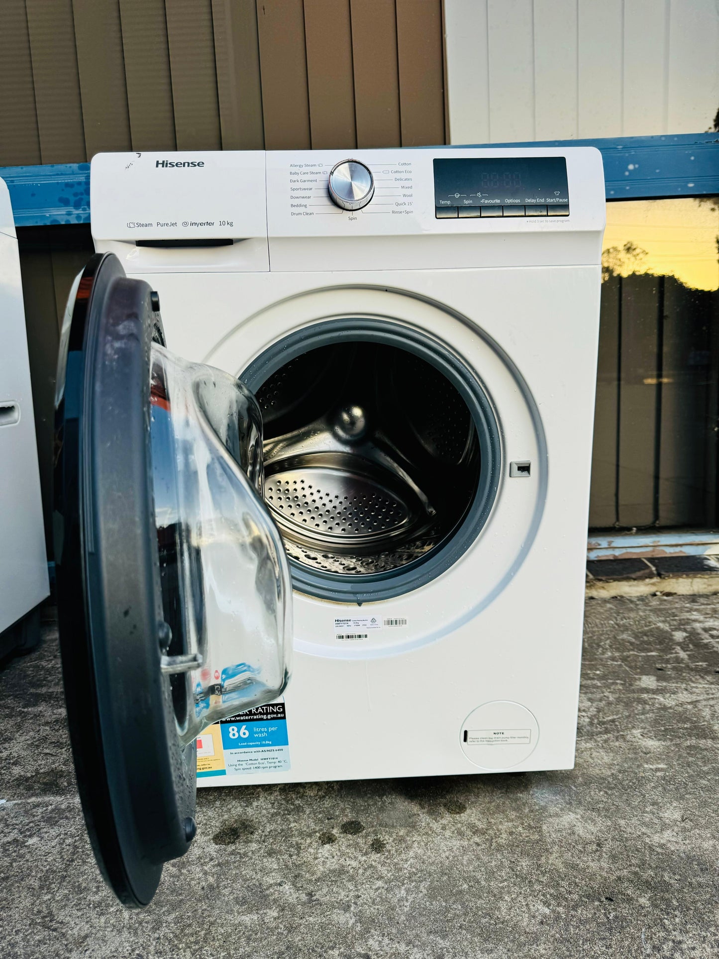 **HISENSE 7.5KGS FRONT LOADER WASHING MACHINE**