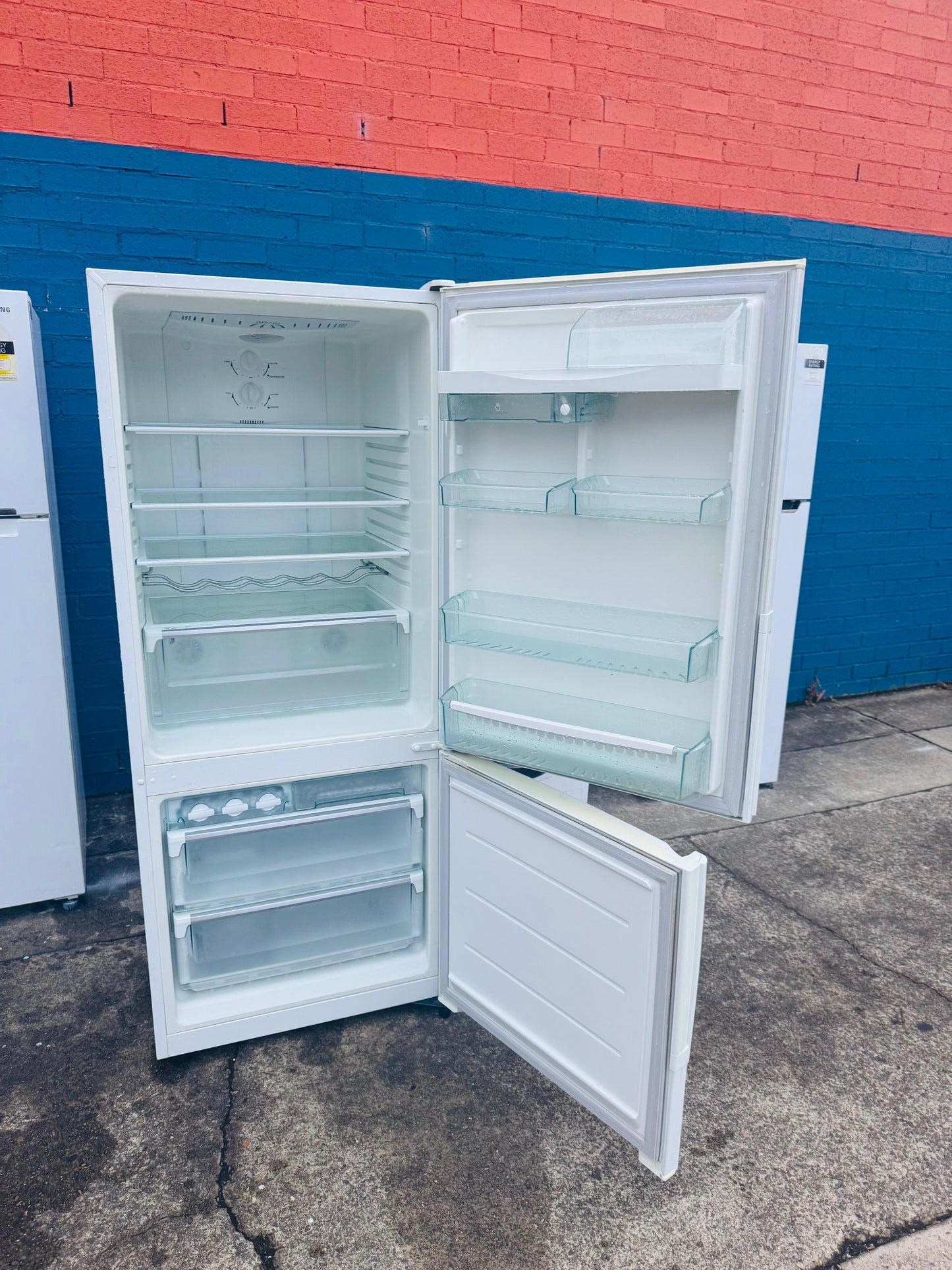 **WESTINGHOUSE 430 LITRES FRIDGE FREEZER**