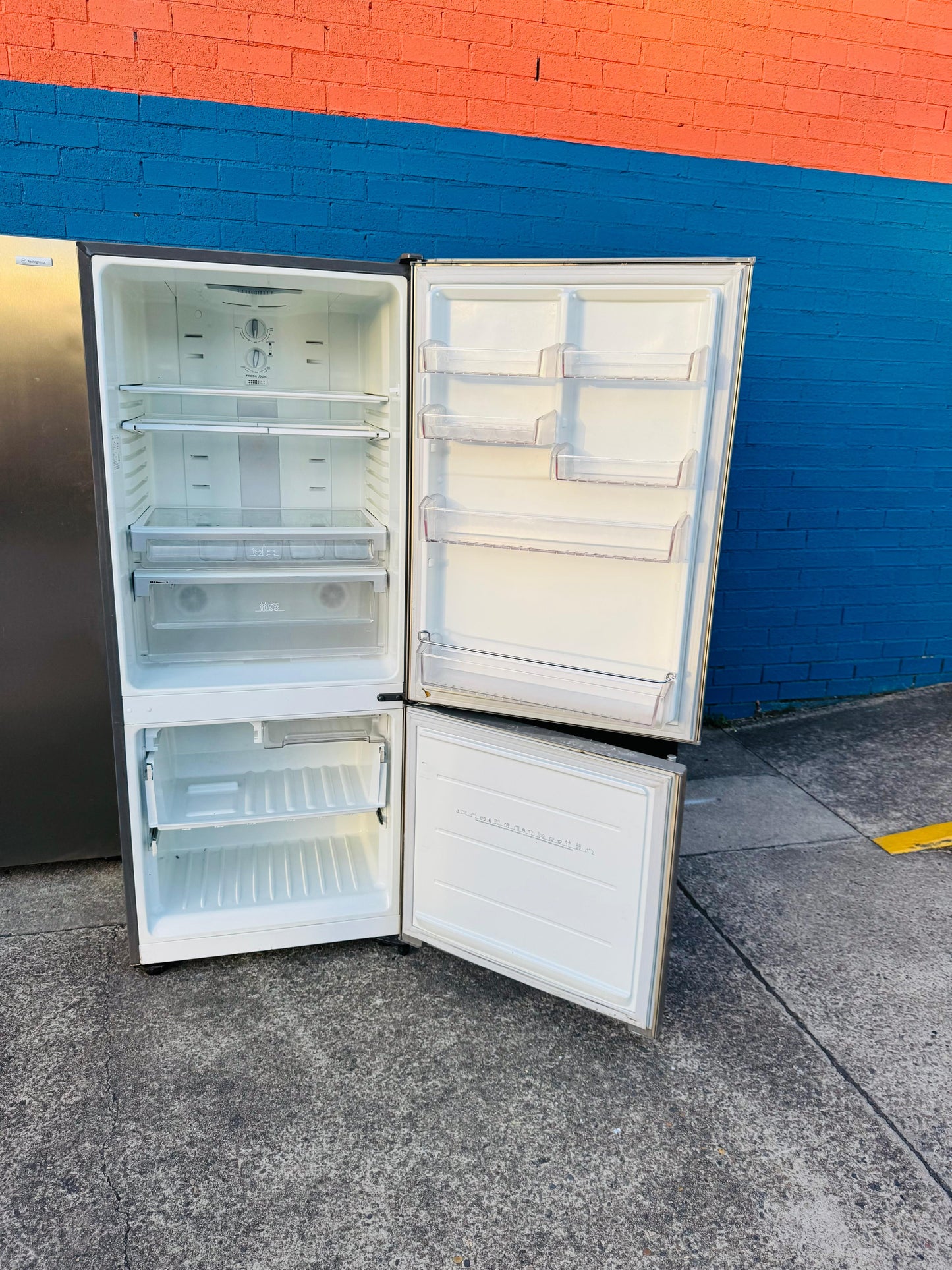 **ELECTROLUX 430 LITRES FRIDGE FREEZER**