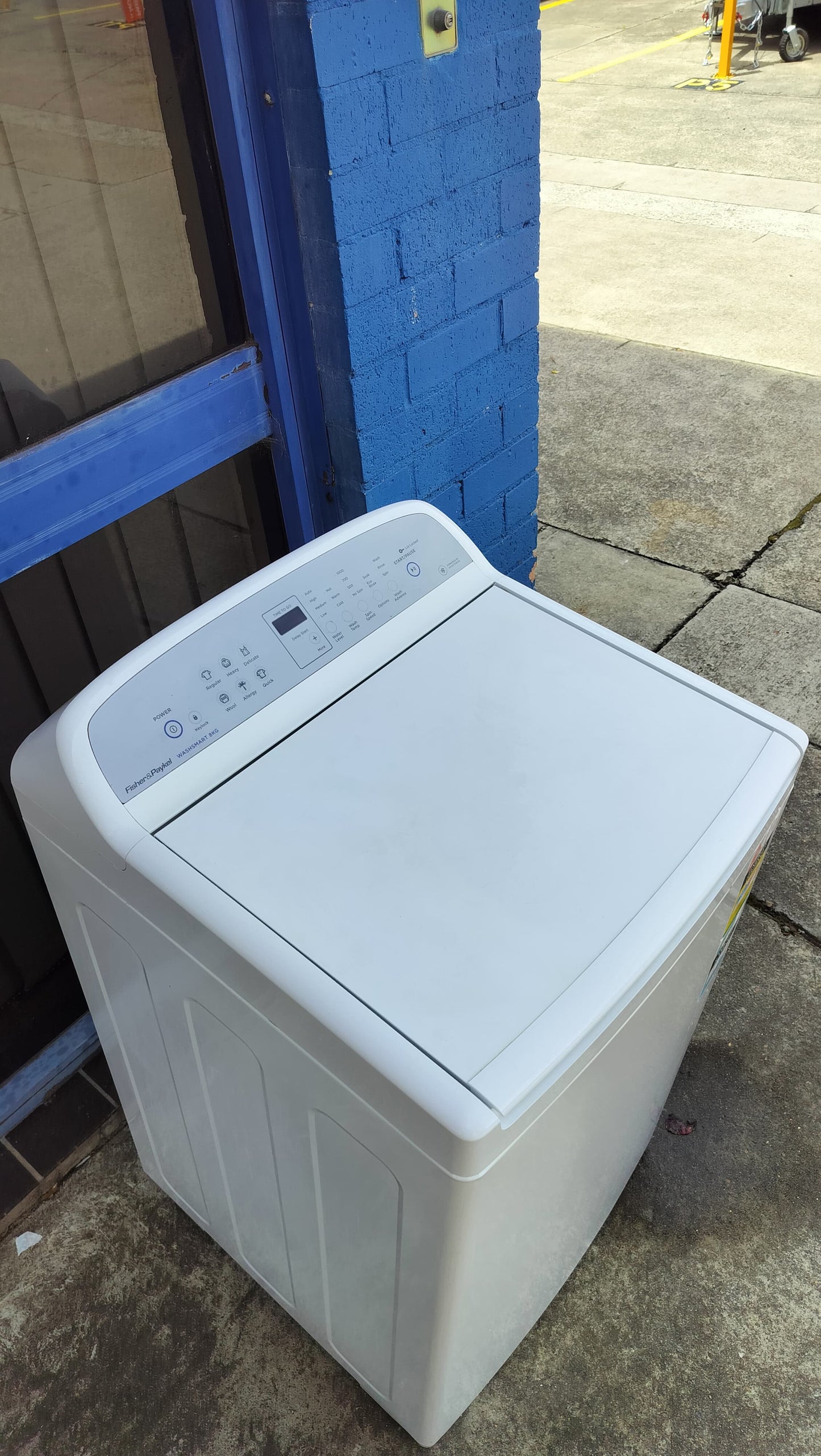 **FISHER & PAYKEL 8 KGS TOPLOADER WASHING MACHINE**