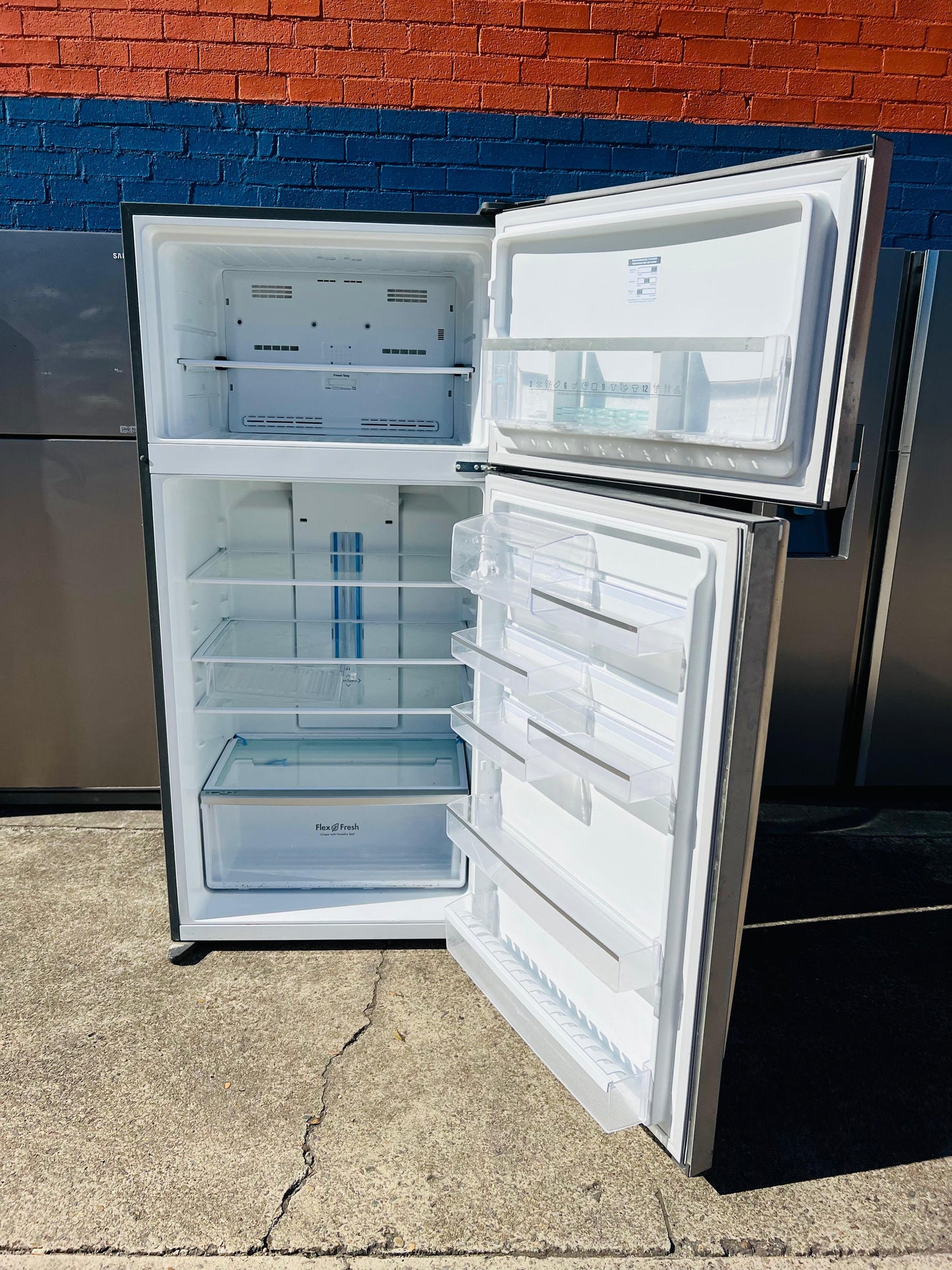 **WESTINGHOUSE 537 LITRES FRIDGE FREEZER**