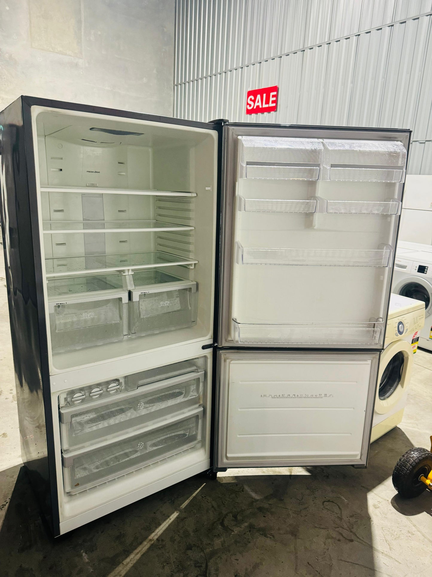 **ELECTROLUX 510 LITRES FRIDGE FREEZER**