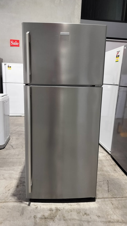 **ELECTROLUX 420 LITRES FRIDGE FREEZER**