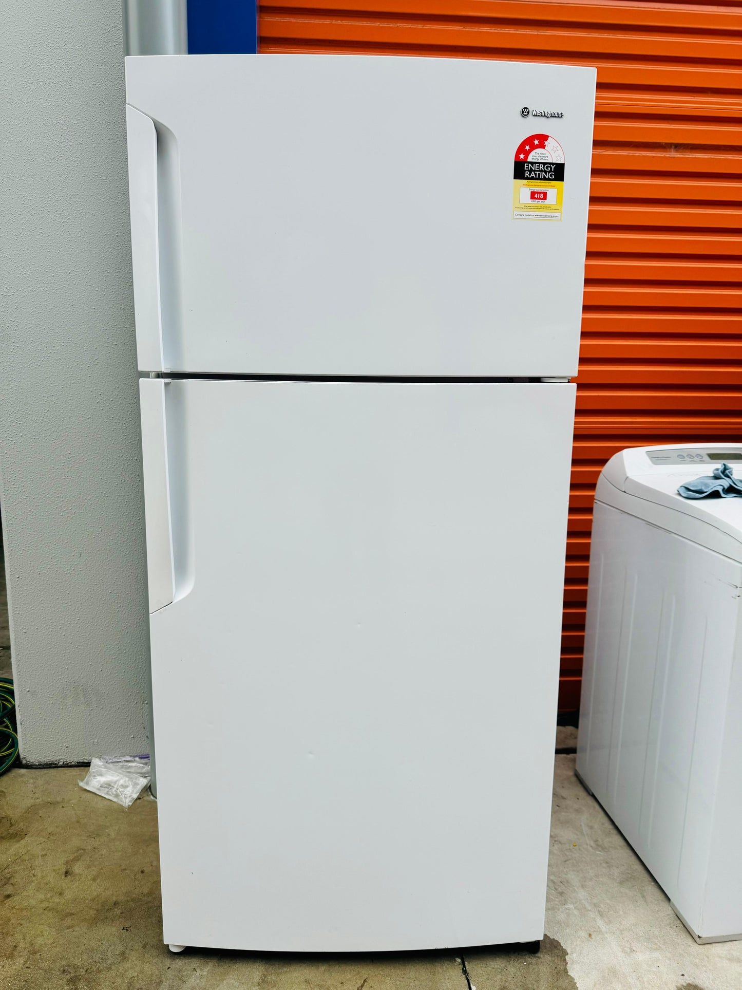 **WESTINGHOUSE 537 LITRES FRIDGE FREEZER**