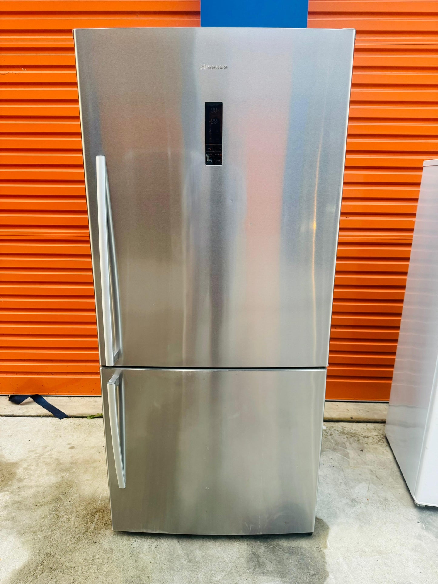 **HISENSE 520 LITRES FRIDGE FREEZER**