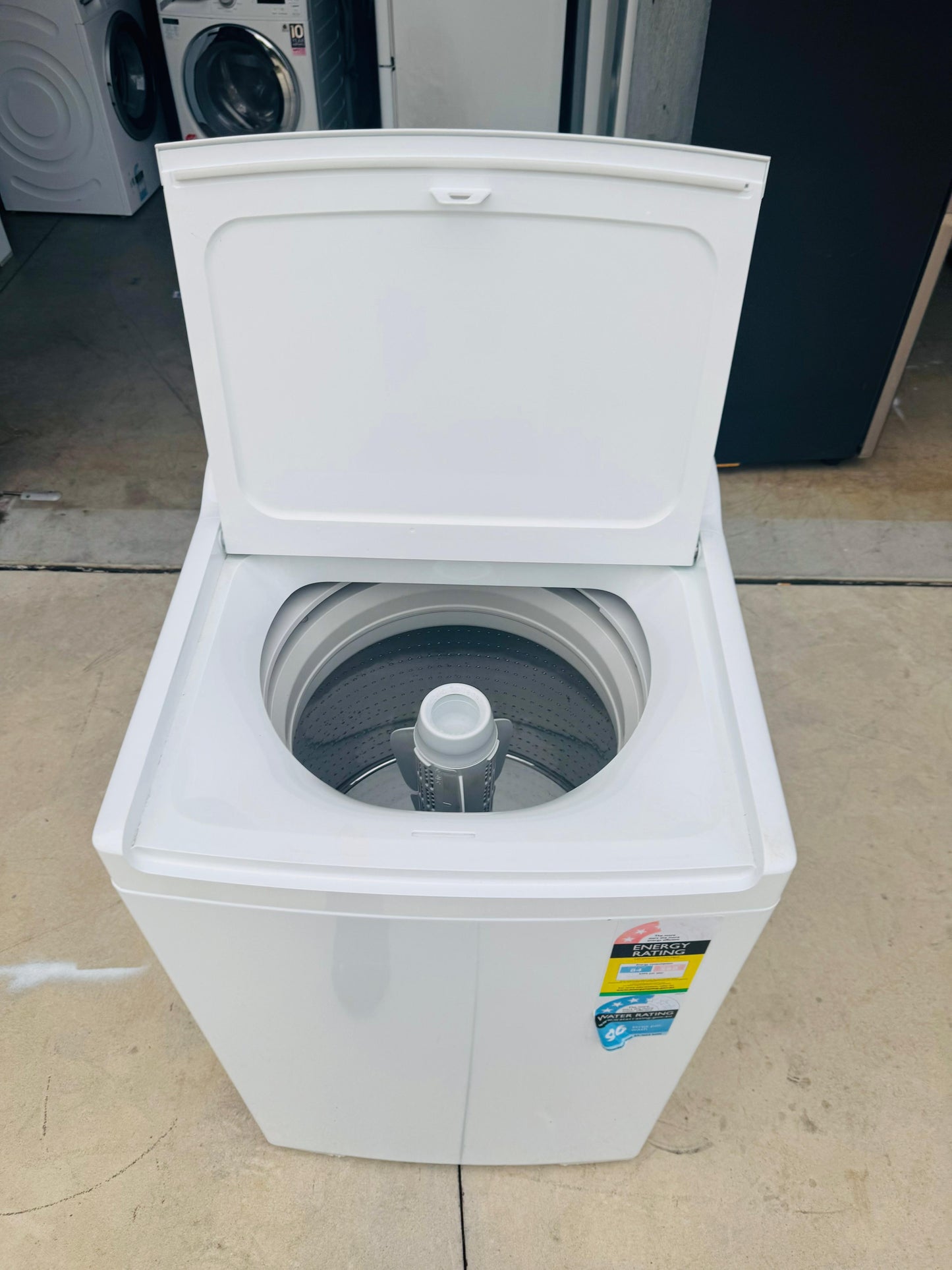 **FISHERS & PAYKEL 8.5 KGS TOP LOADER WASHING MACHINE**
