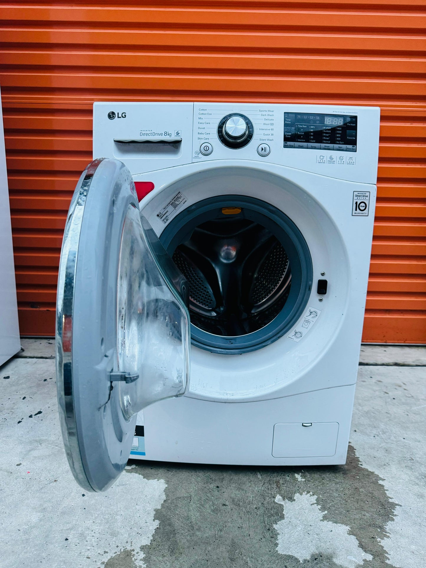 **LG 8 KGS FRONT LOADER WASHING MACHINE**